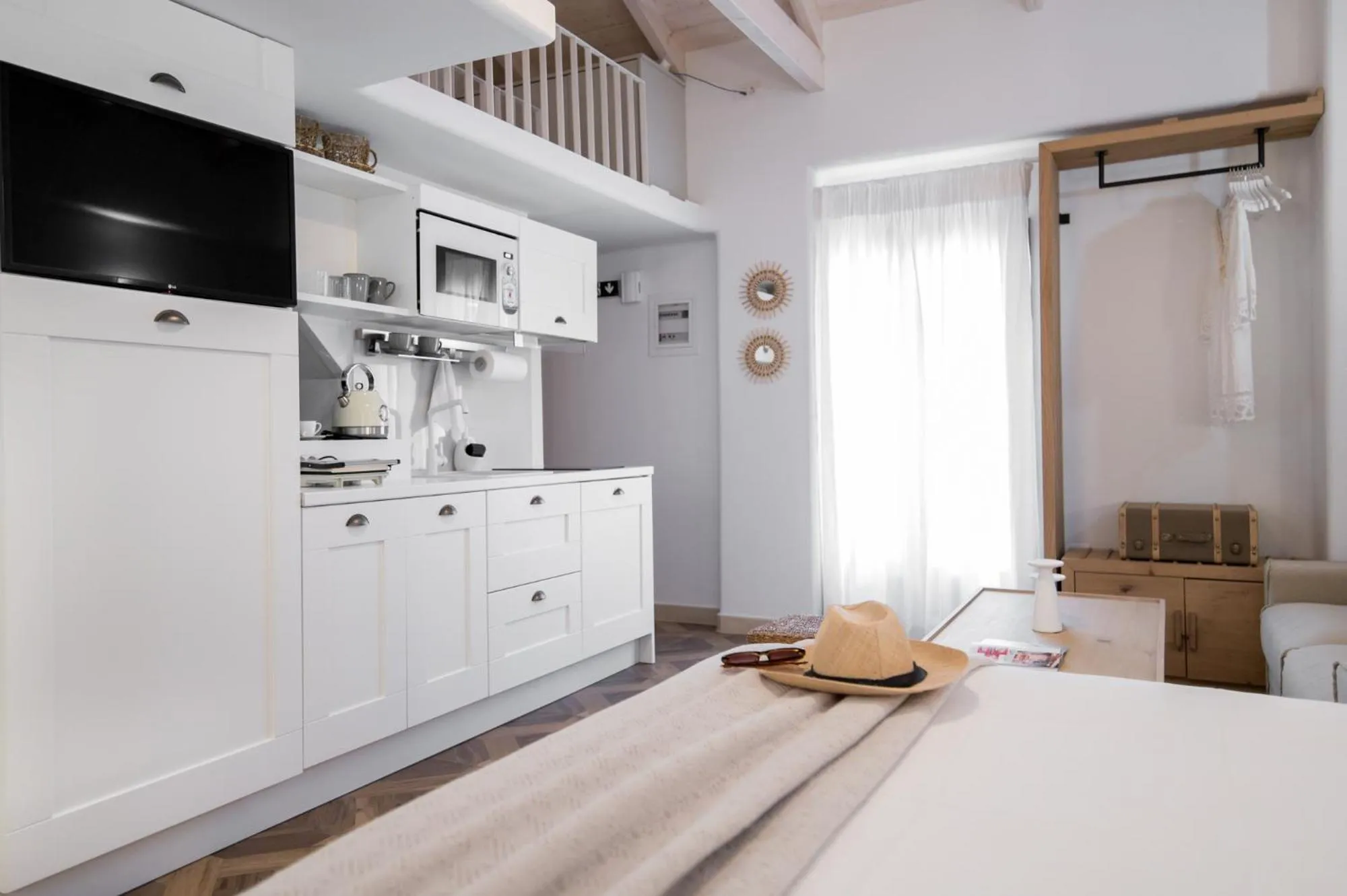 Kitchen or kitchenette, Bed in The Well Parga