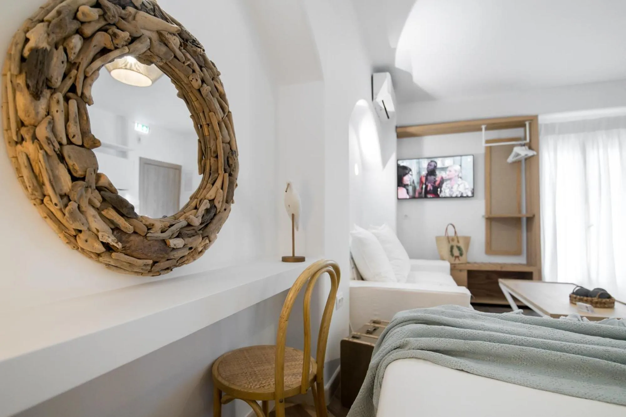 Photo of the whole room, Bed in The Well Parga