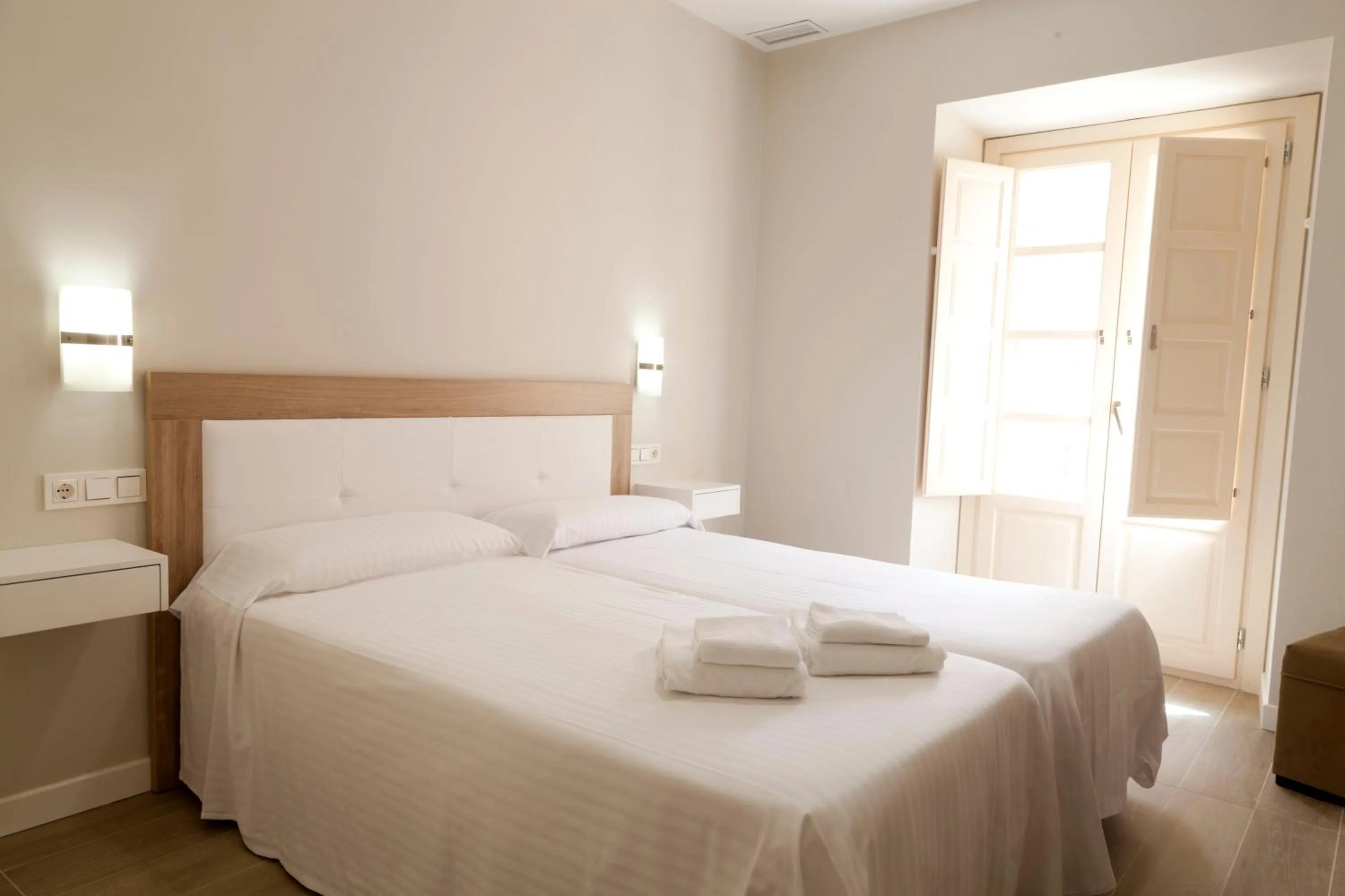 Bedroom, Bed in Apartamentos Pinar Malaga Centro