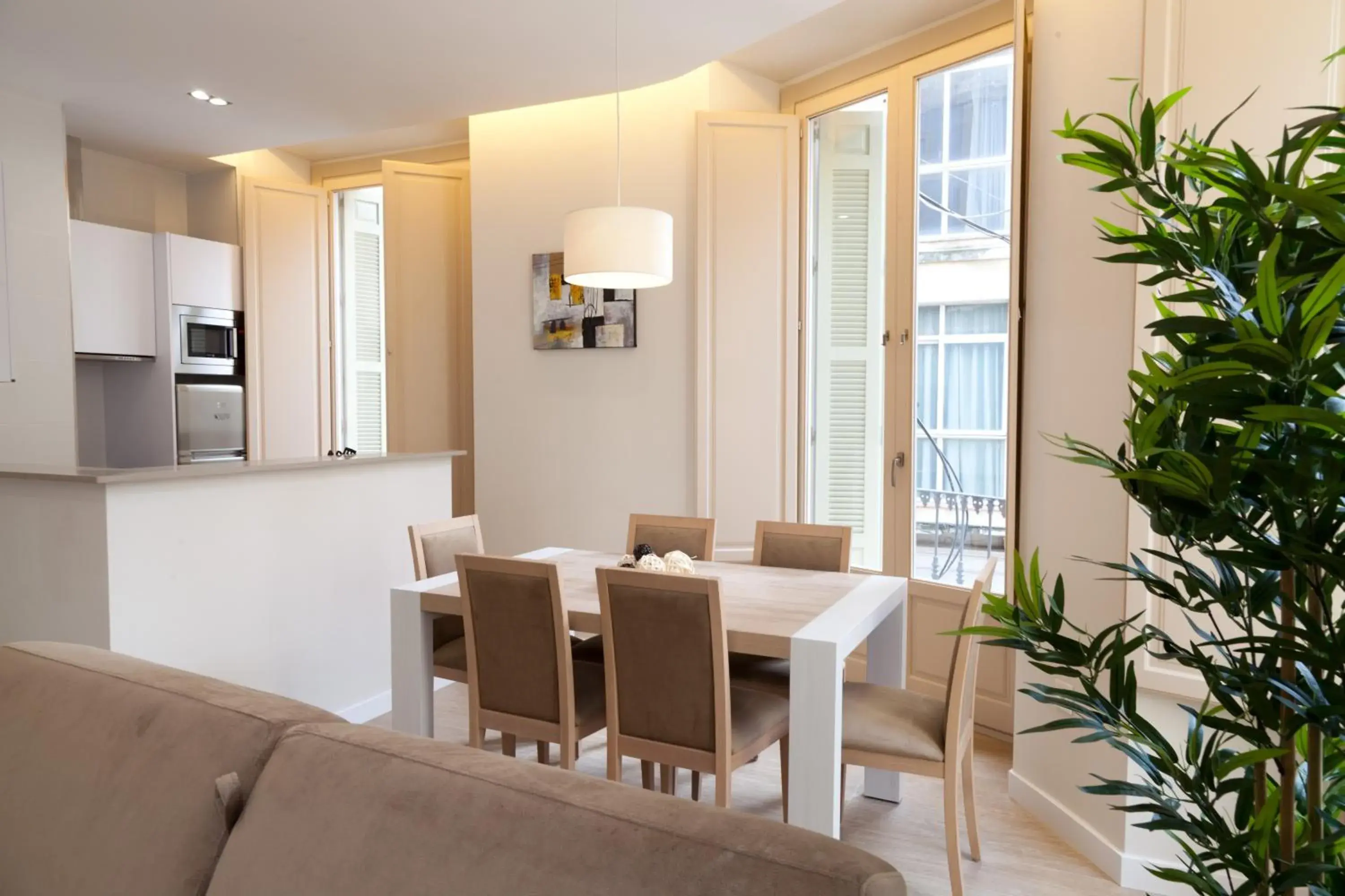 Superior Two-Bedroom Apartment with Balcony in Apartamentos Pinar Malaga Centro Superior Two-Bedroom Apartment with Balcony in Apartamentos Pinar Malaga Centro