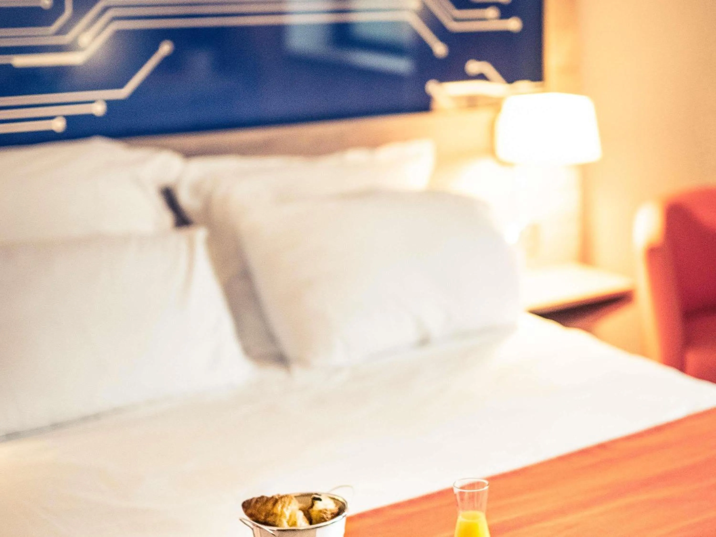 Bedroom, Bed in Mercure Poitiers Site du Futuroscope