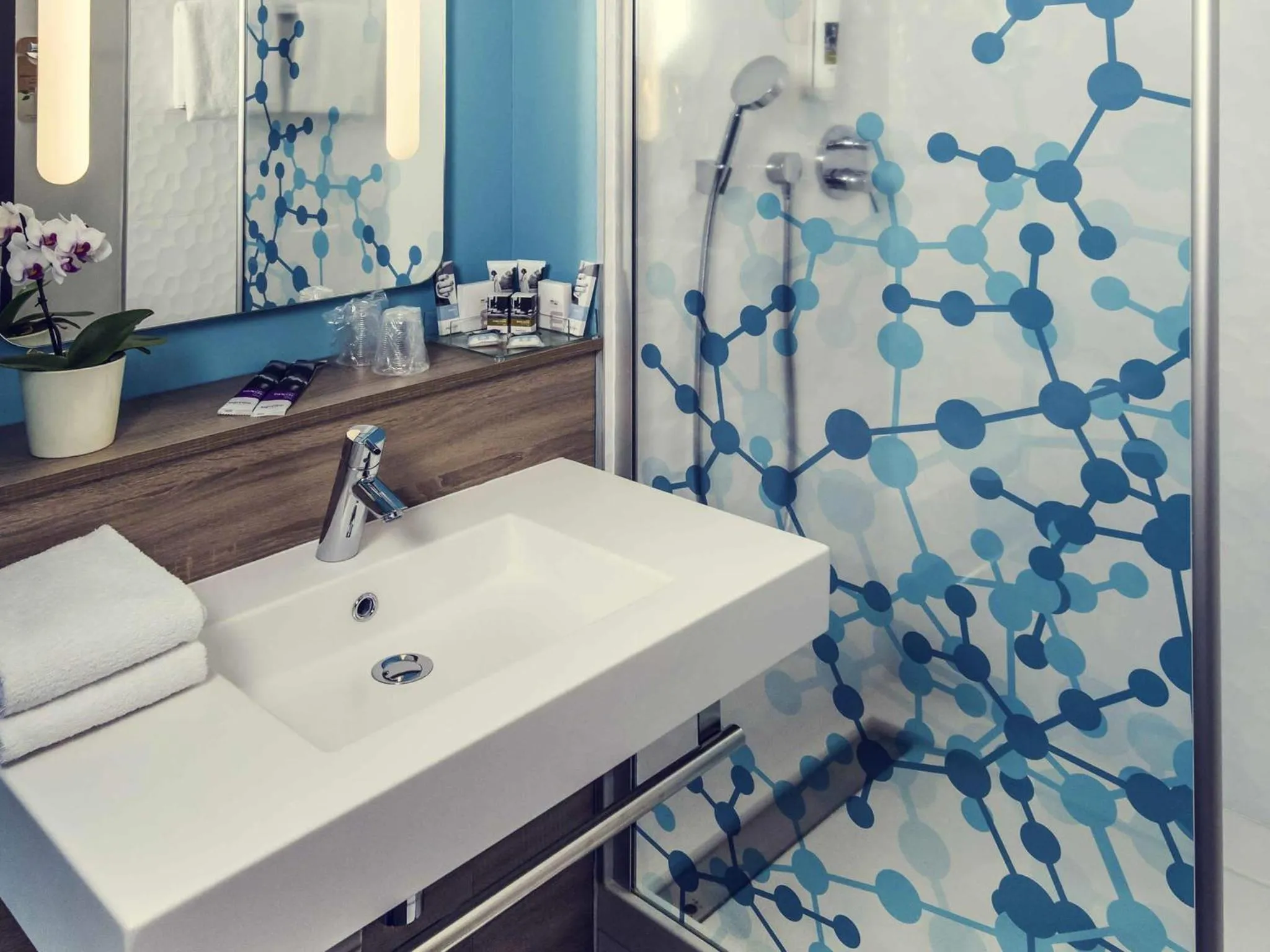 Bedroom in Mercure Poitiers Site du Futuroscope