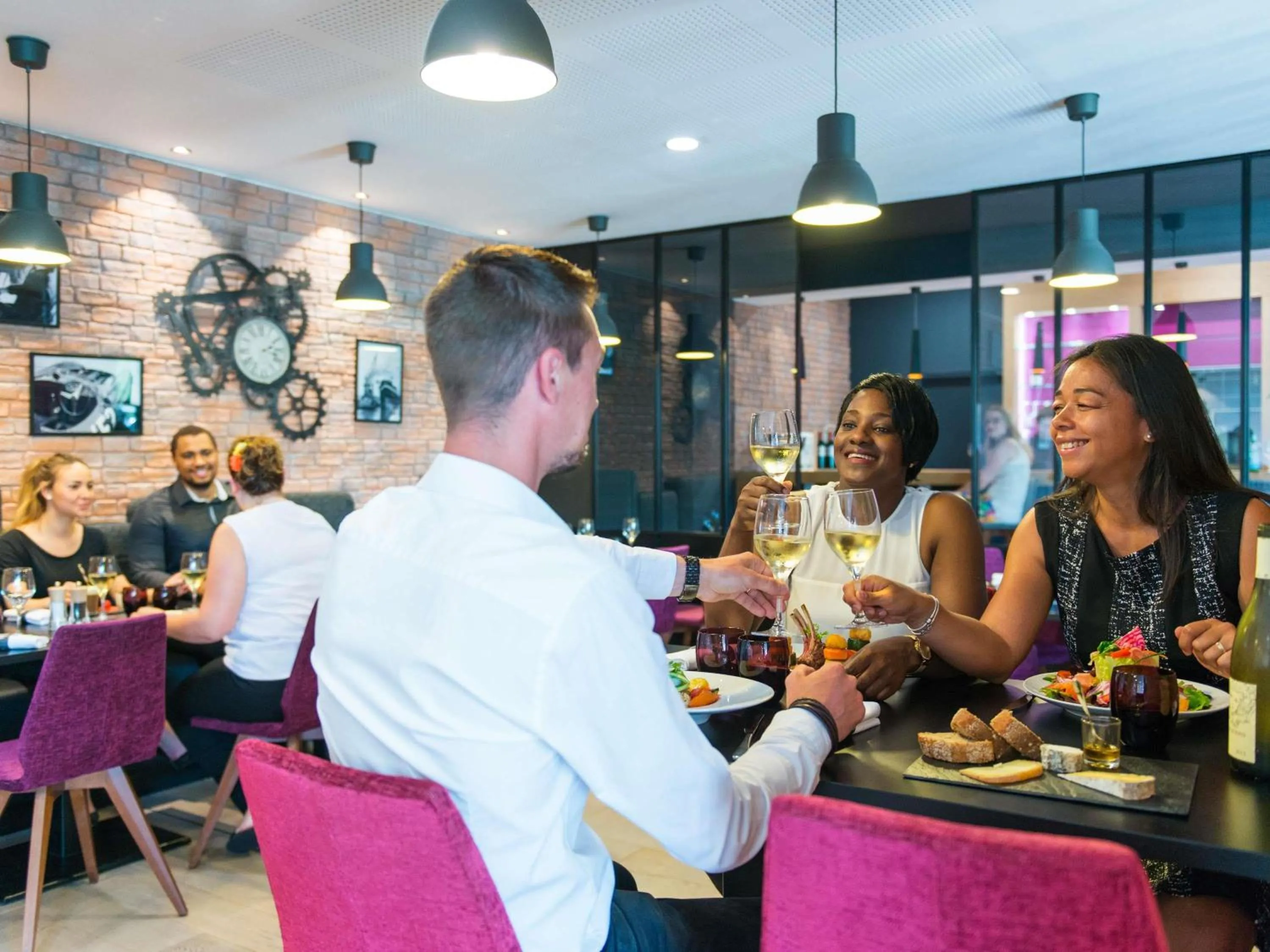 Restaurant/places to eat in Mercure Poitiers Site du Futuroscope