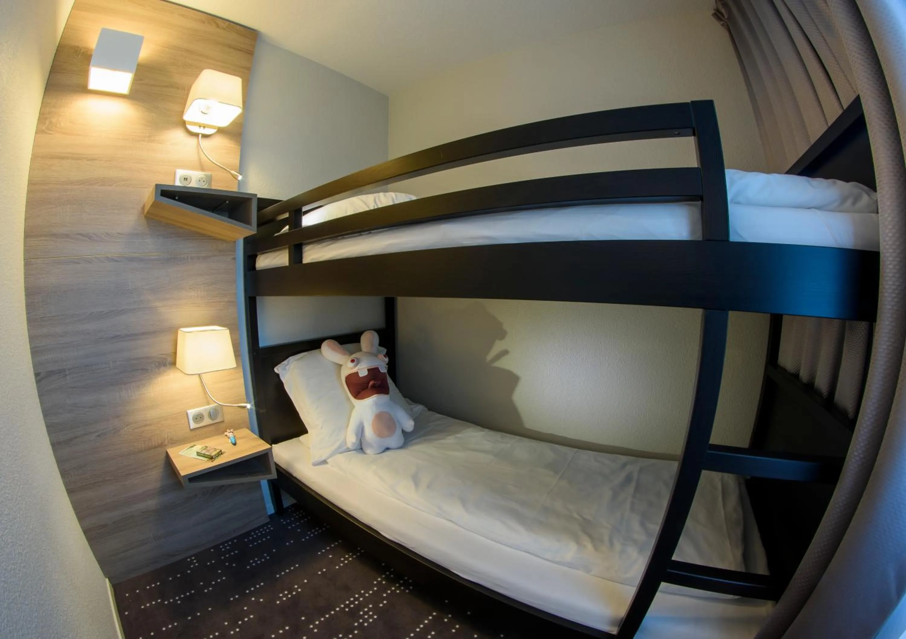 Family, Bed in Mercure Poitiers Site du Futuroscope