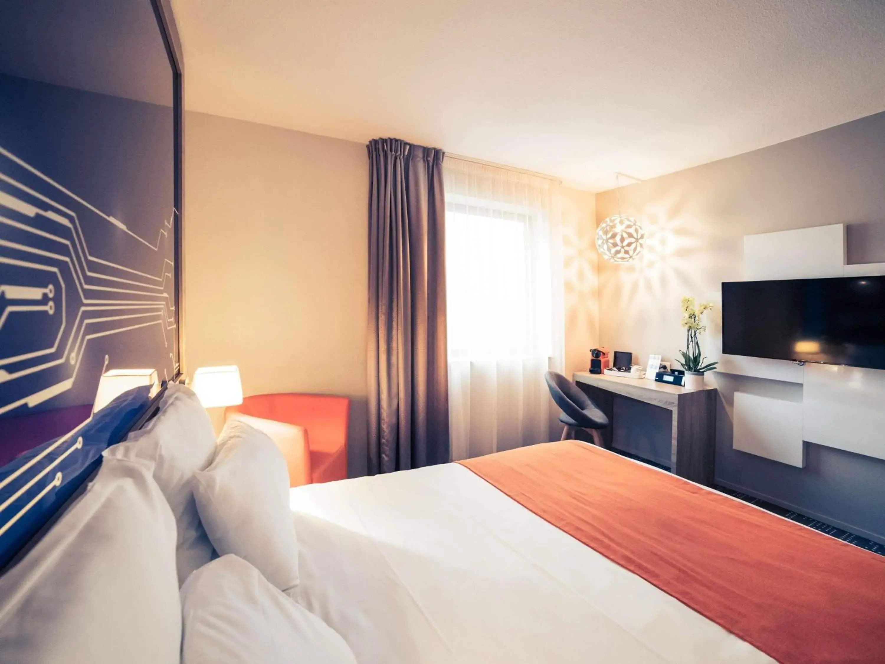 Classic Family Room with Double Bed and Bunk Beds in Mercure Poitiers Site du Futuroscope Classic Family Room with Double Bed and Bunk Beds in Mercure Poitiers Site du Futuroscope