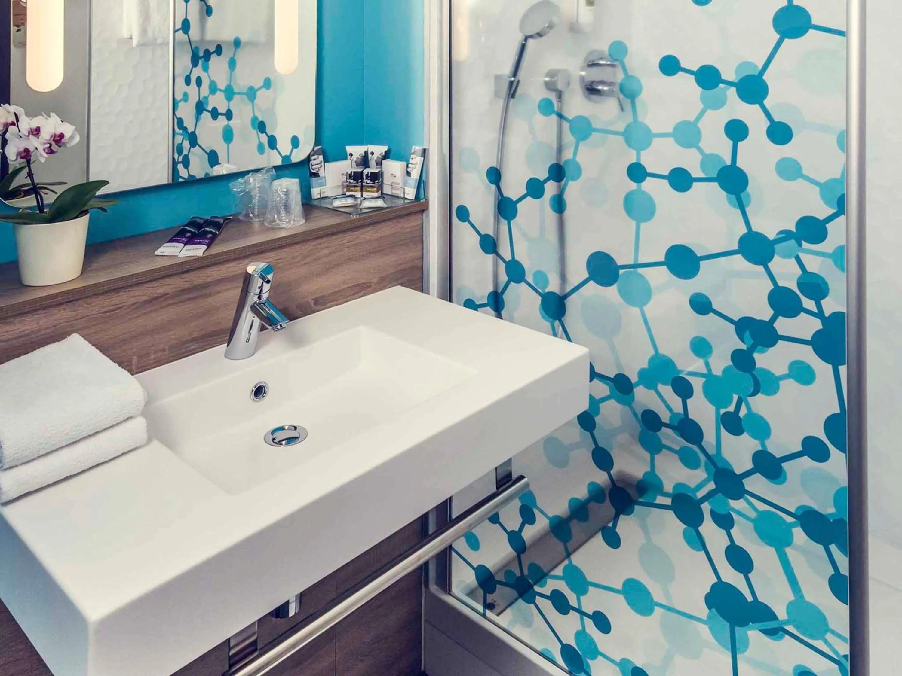 Bedroom in Mercure Poitiers Site du Futuroscope