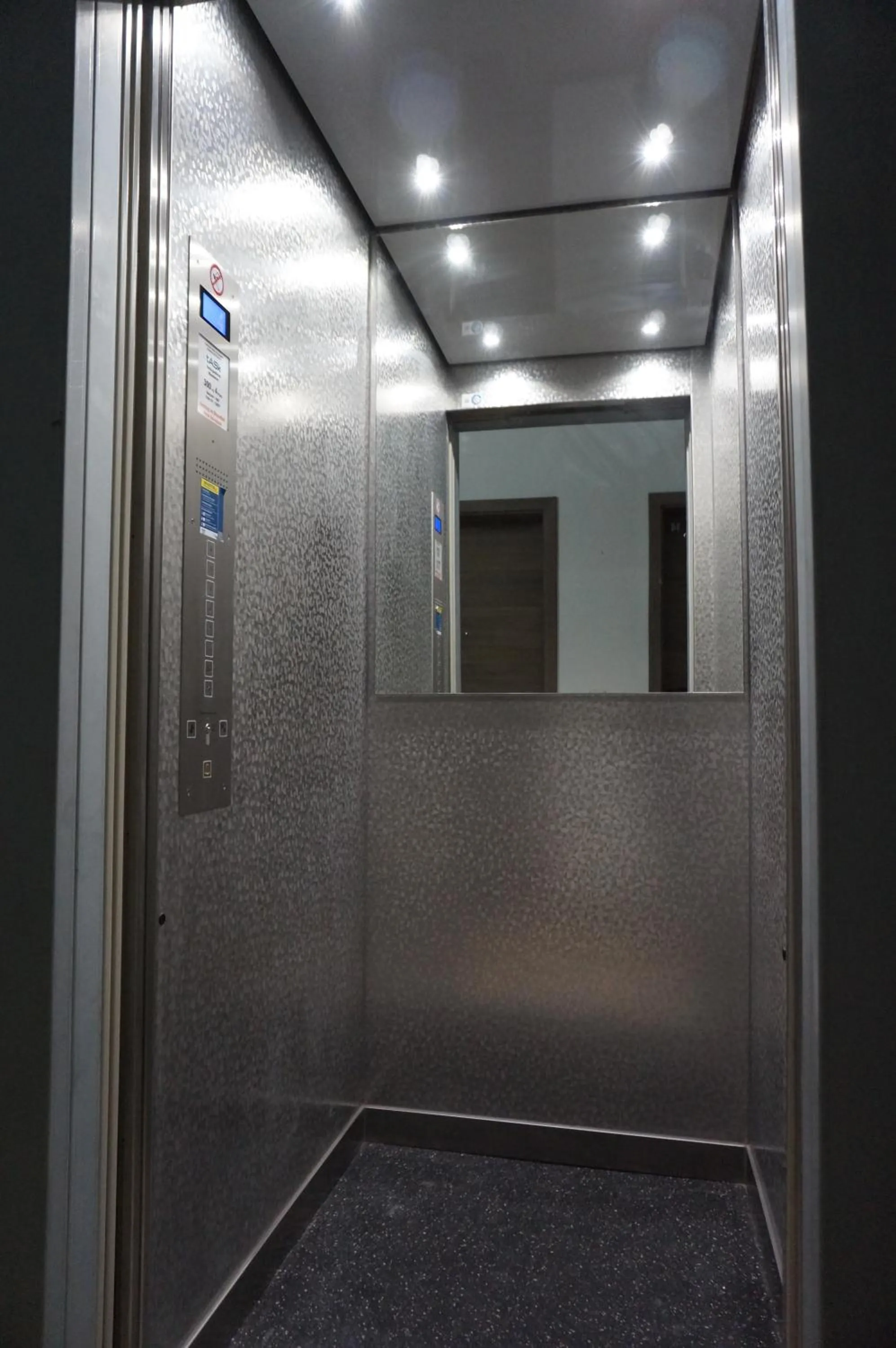 elevator in LuPartment