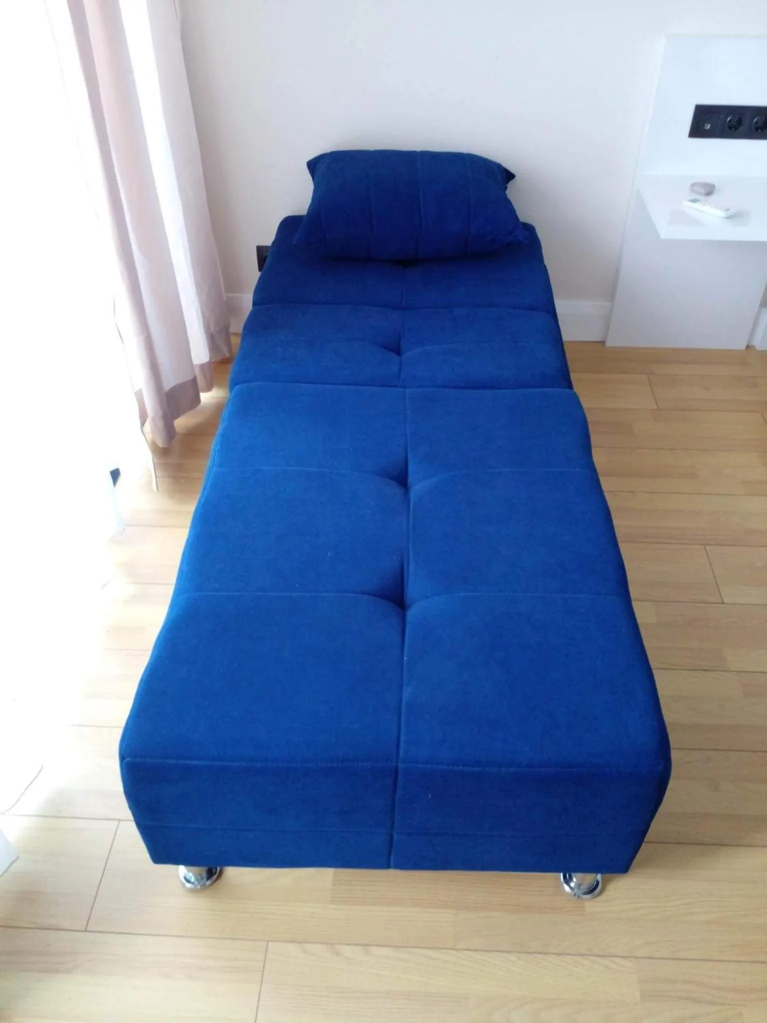 Living room, Bed in Hotel Orbi city