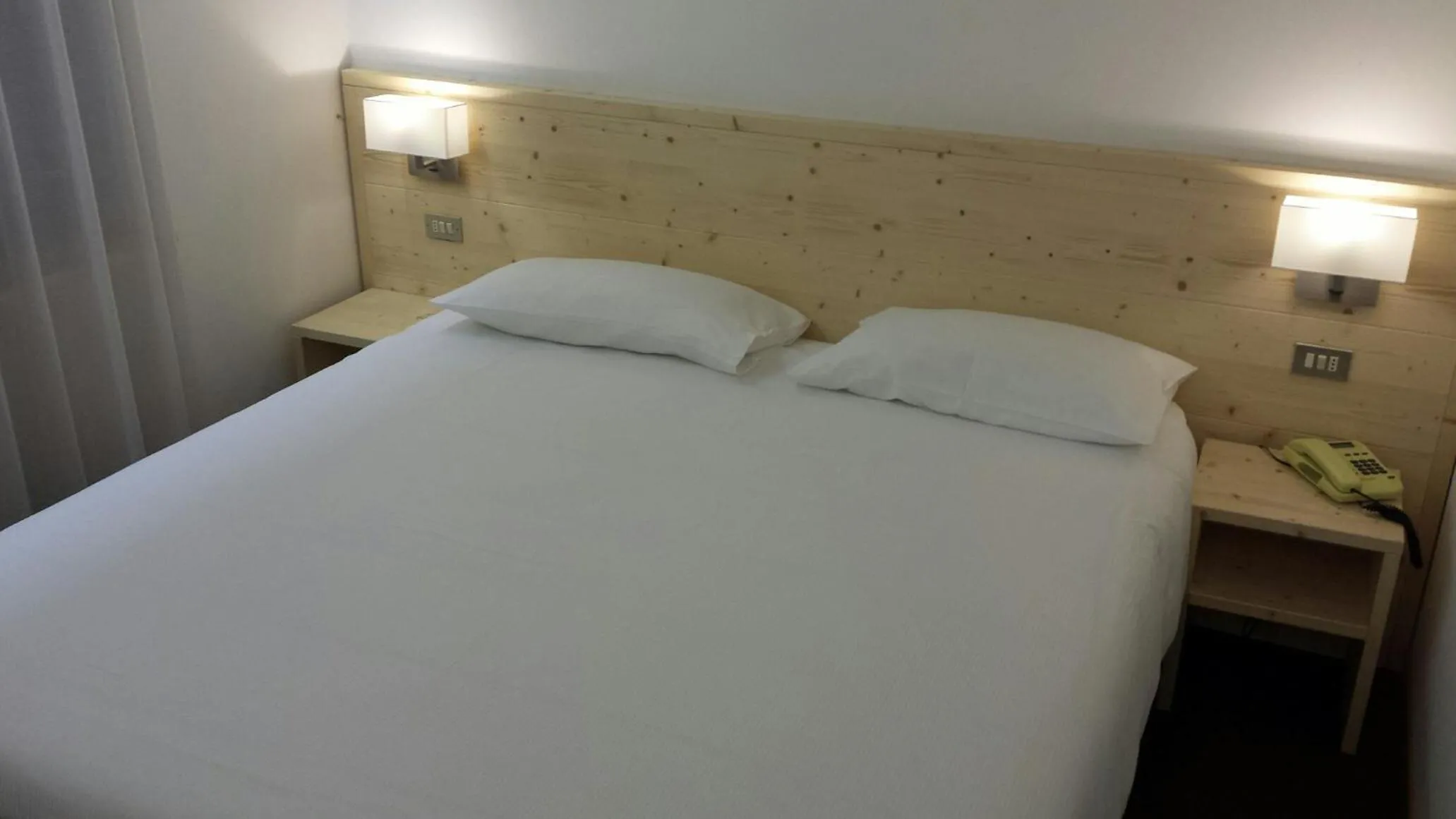 Bed in Hotel Engel