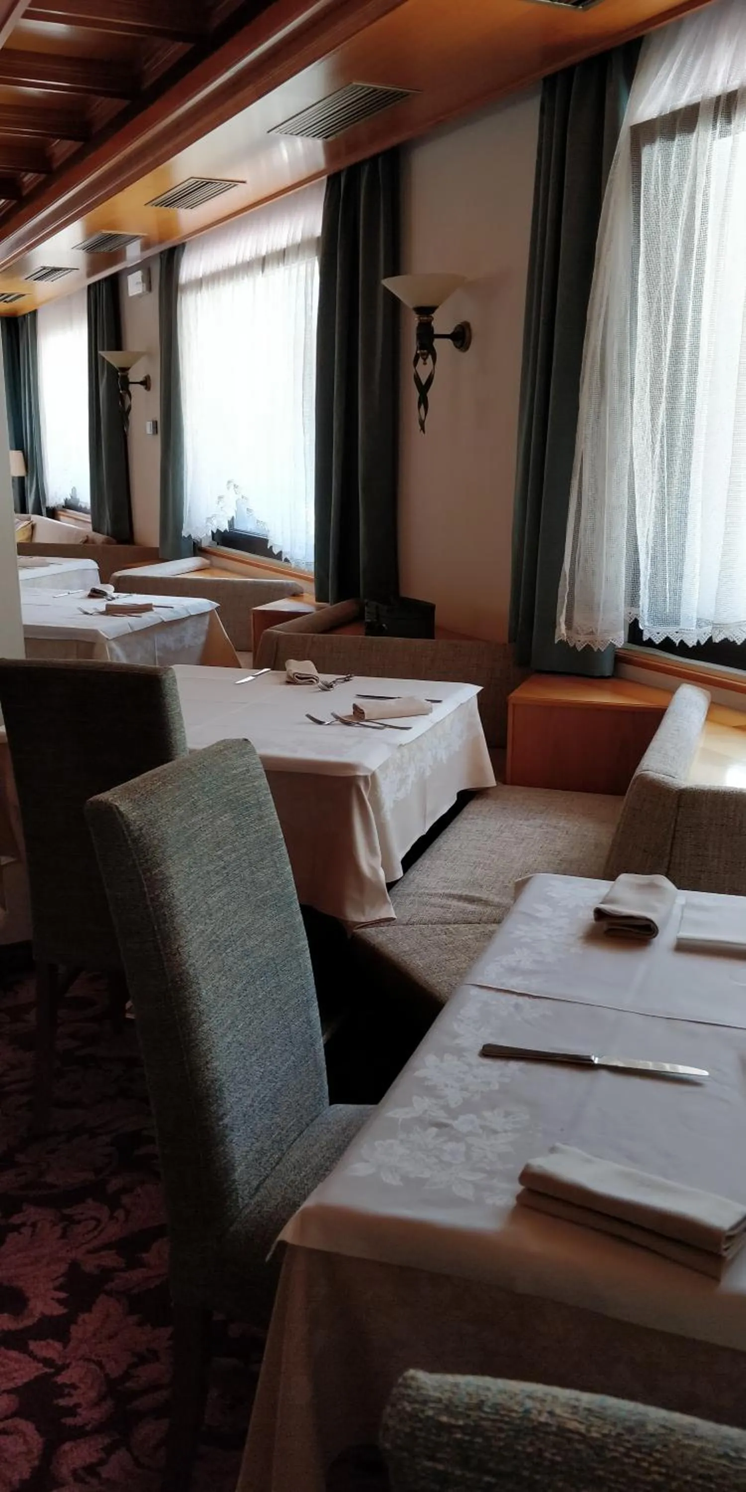 Restaurant/places to eat in Hotel Engel