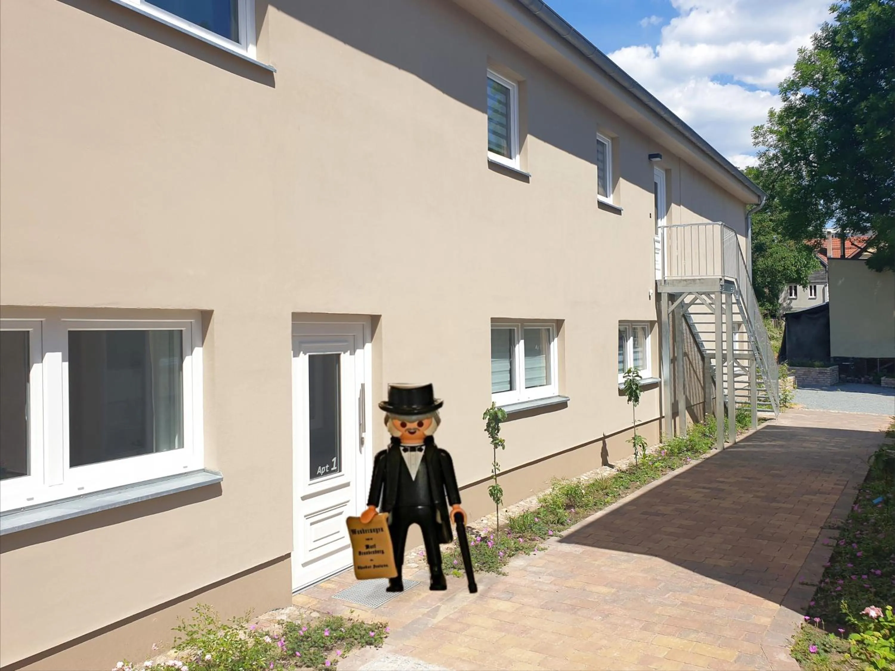 Patio in Travel Art Boardinghouse