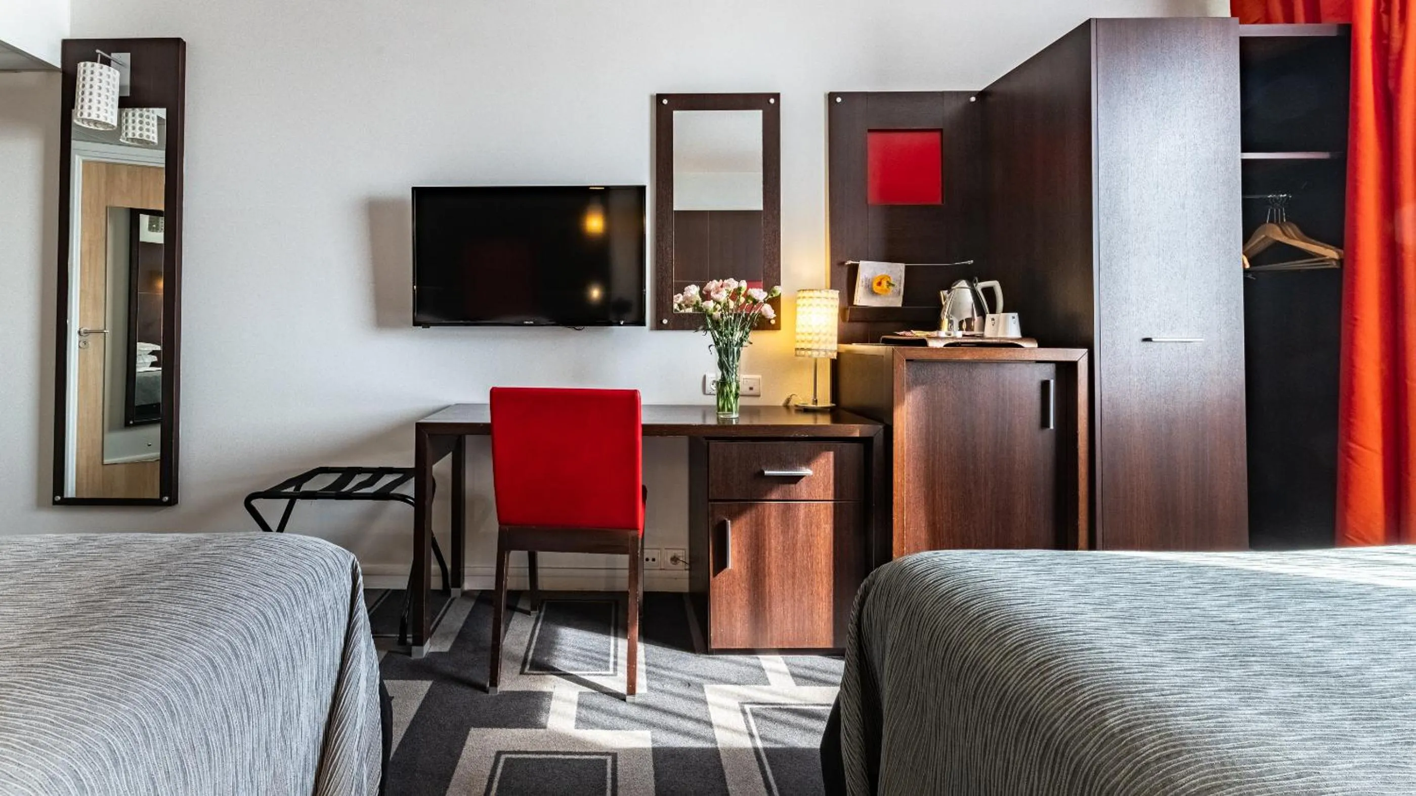 Bedroom, Bed in Holiday Inn Dijon Toison D'or by IHG