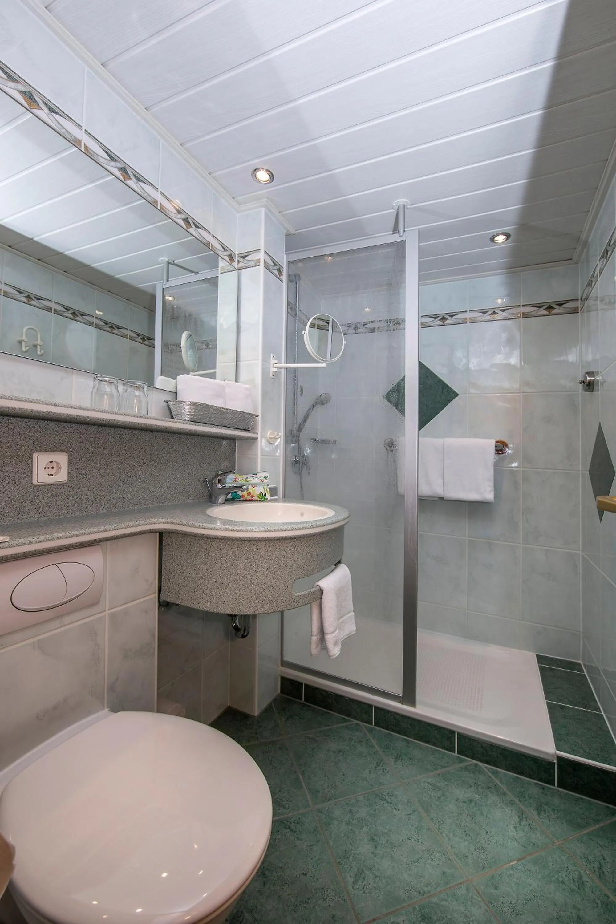 Bathroom in Kurhotel Unter den Linden