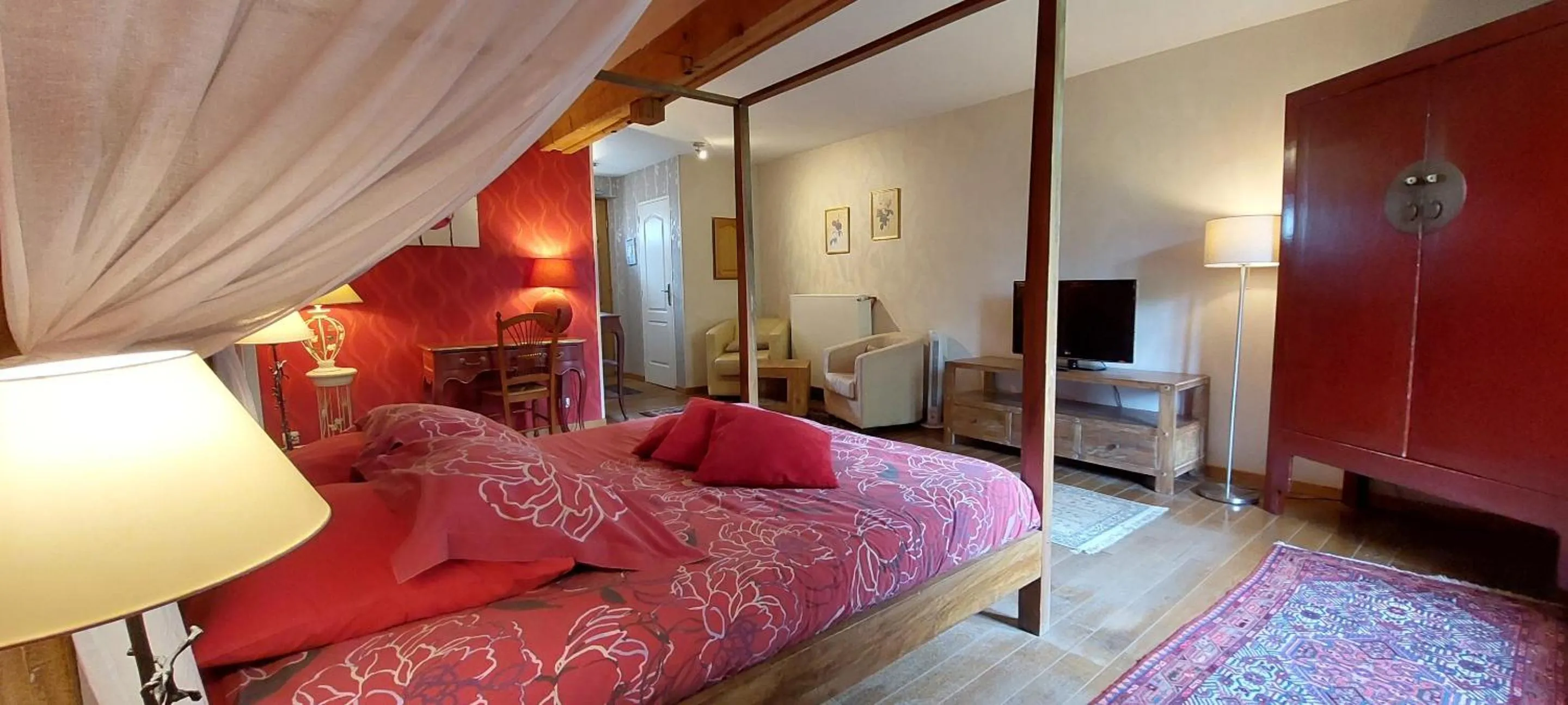 Bedroom, Bed in Les Lavandières de Fontaine