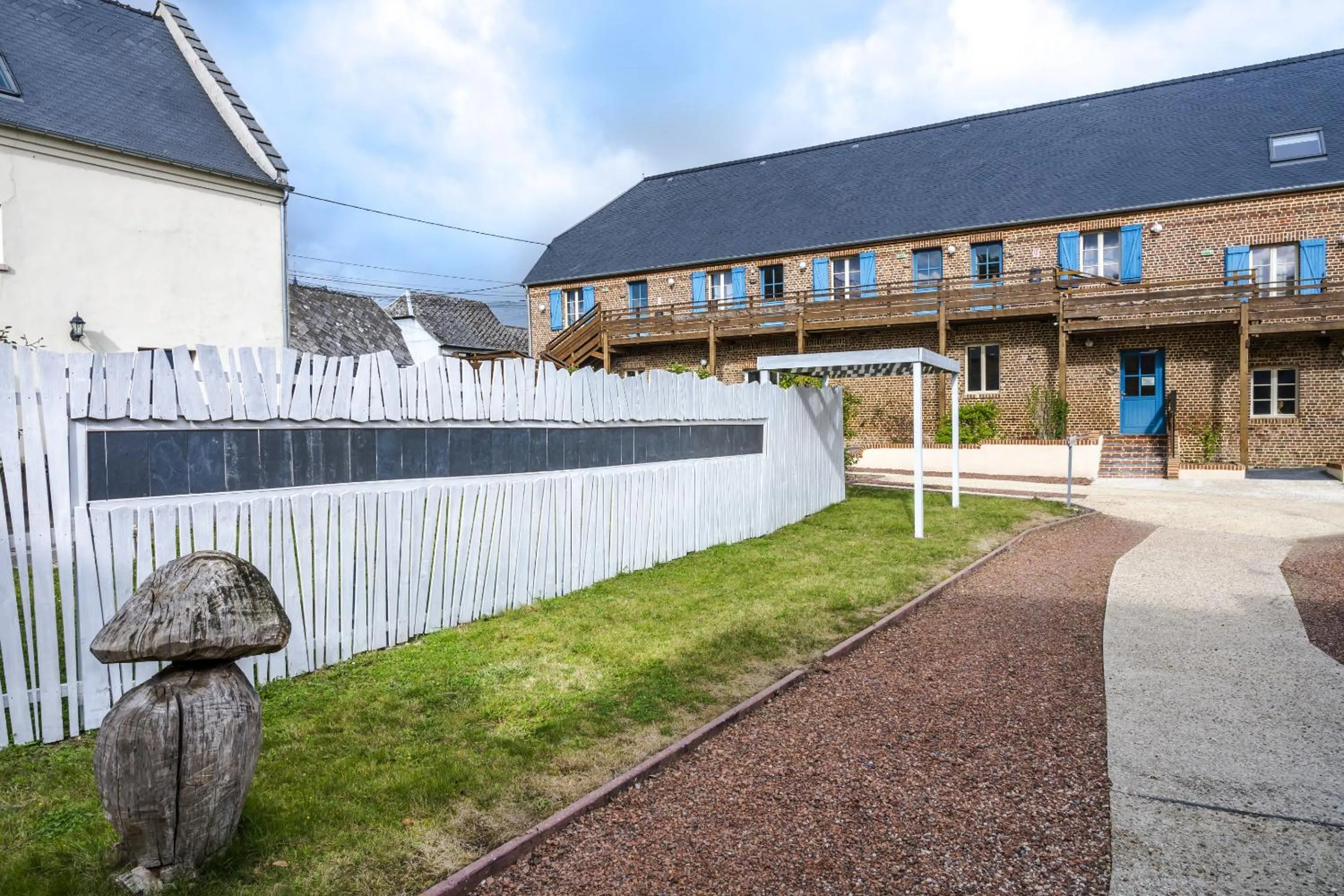 Property building in Les Lavandières de Fontaine