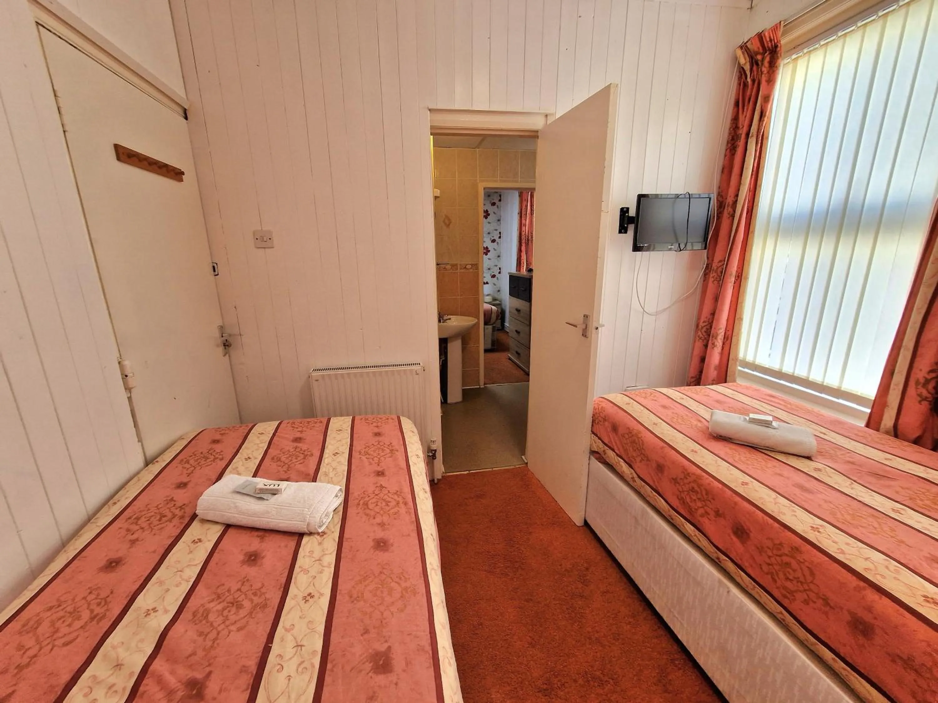 Bedroom, Bed in The Albany hotel