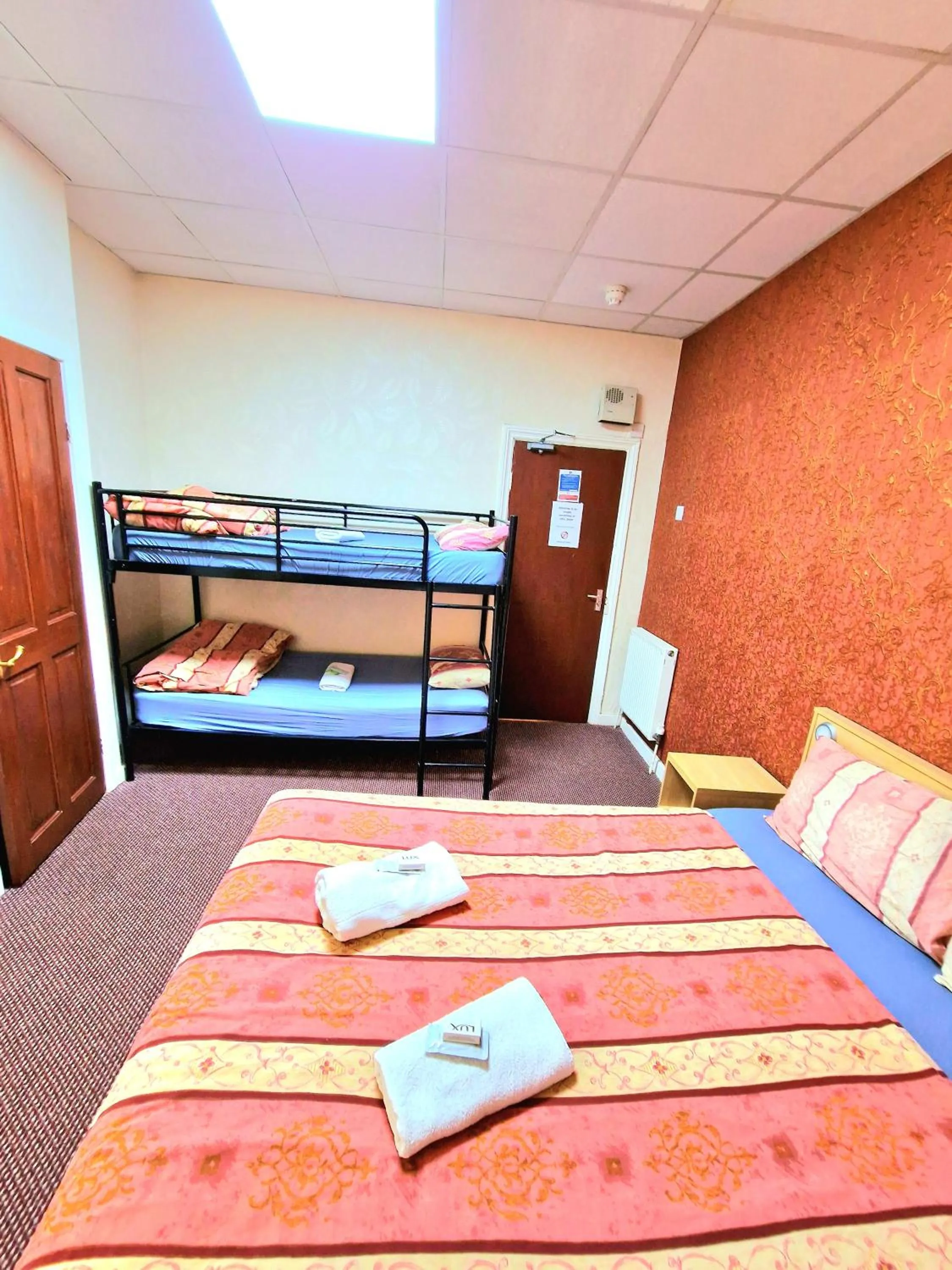 Bedroom, Bed in The Albany hotel