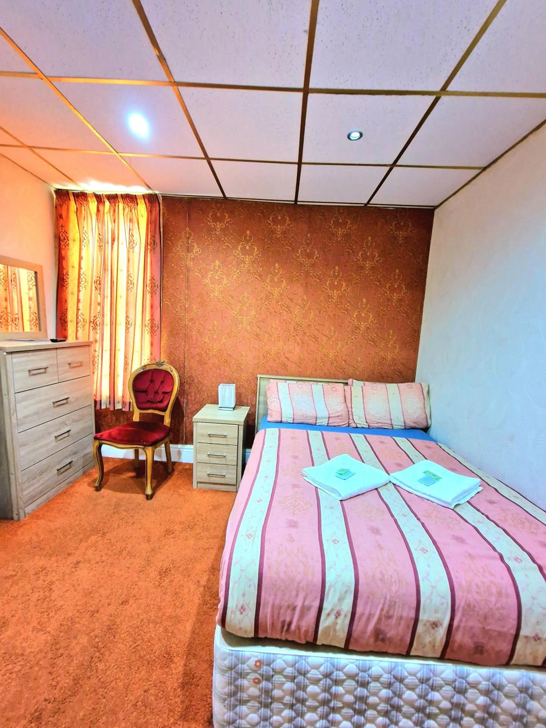 Bedroom, Bed in The Albany hotel