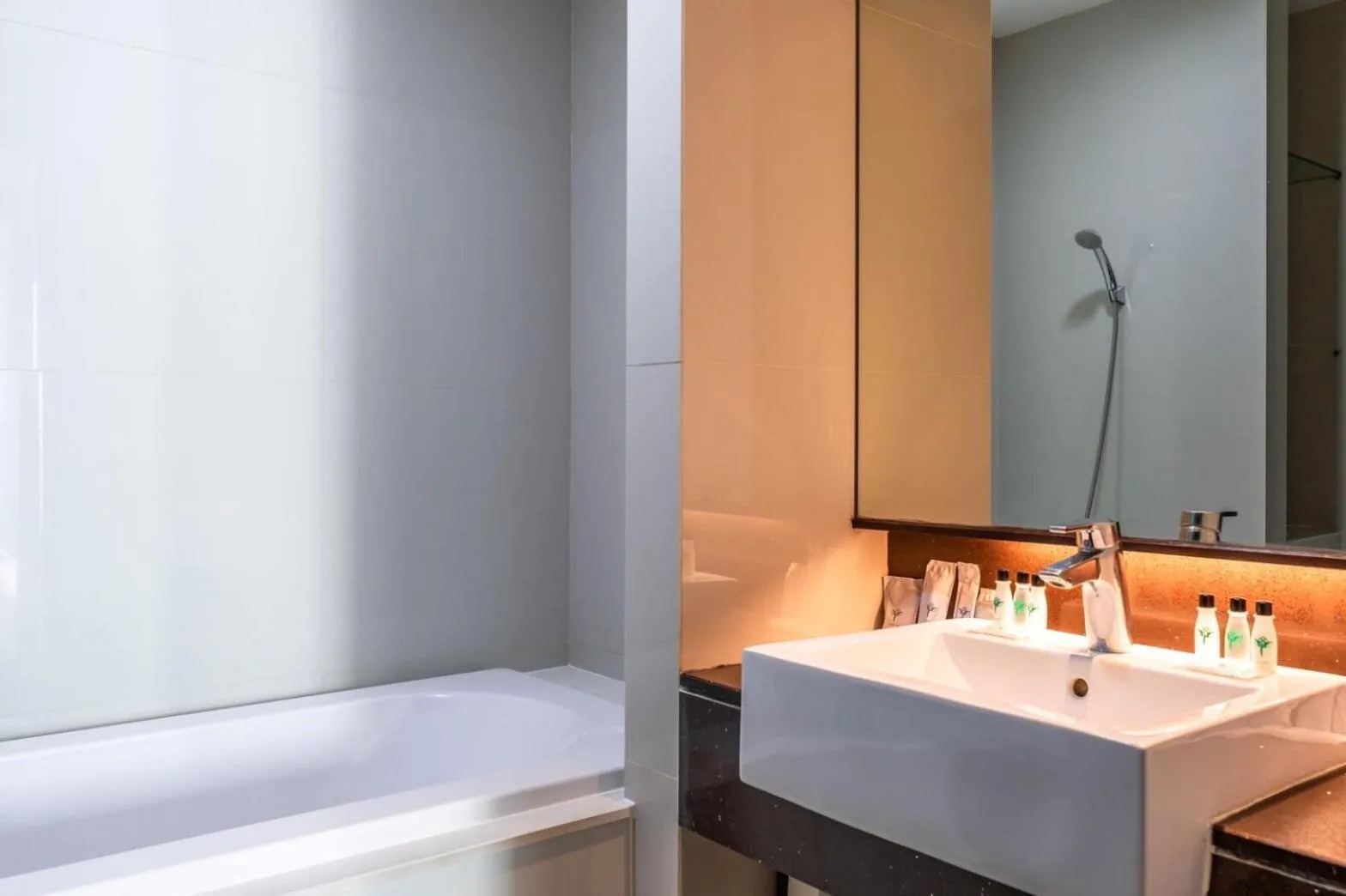 Bath, Bed in Jasmine Grande Residence