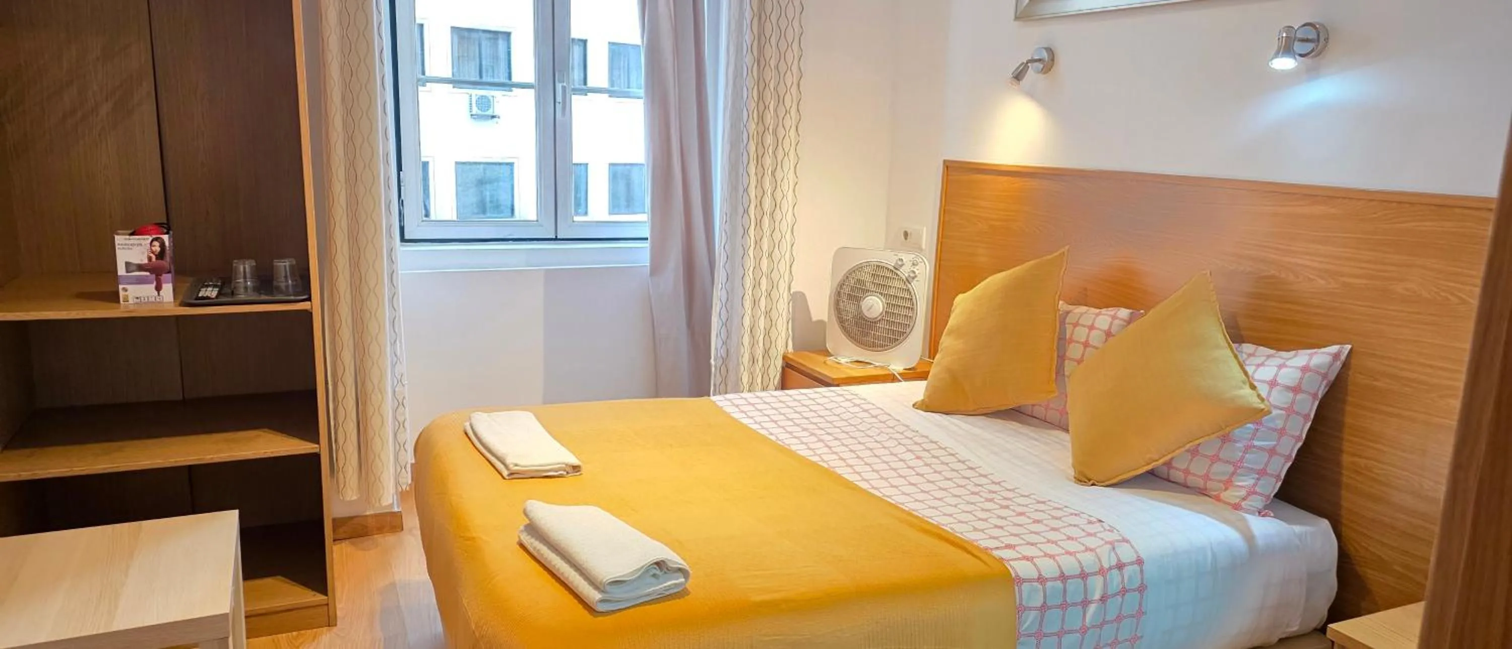 Bed in Baixa GuestHouse