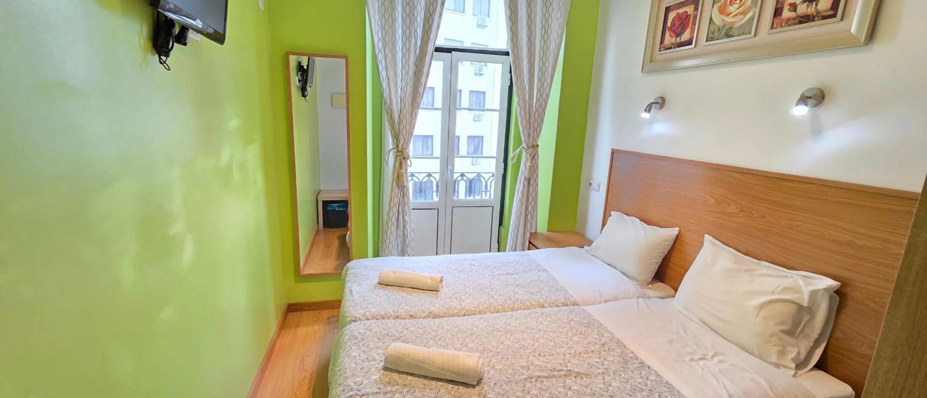 Bed in Baixa GuestHouse