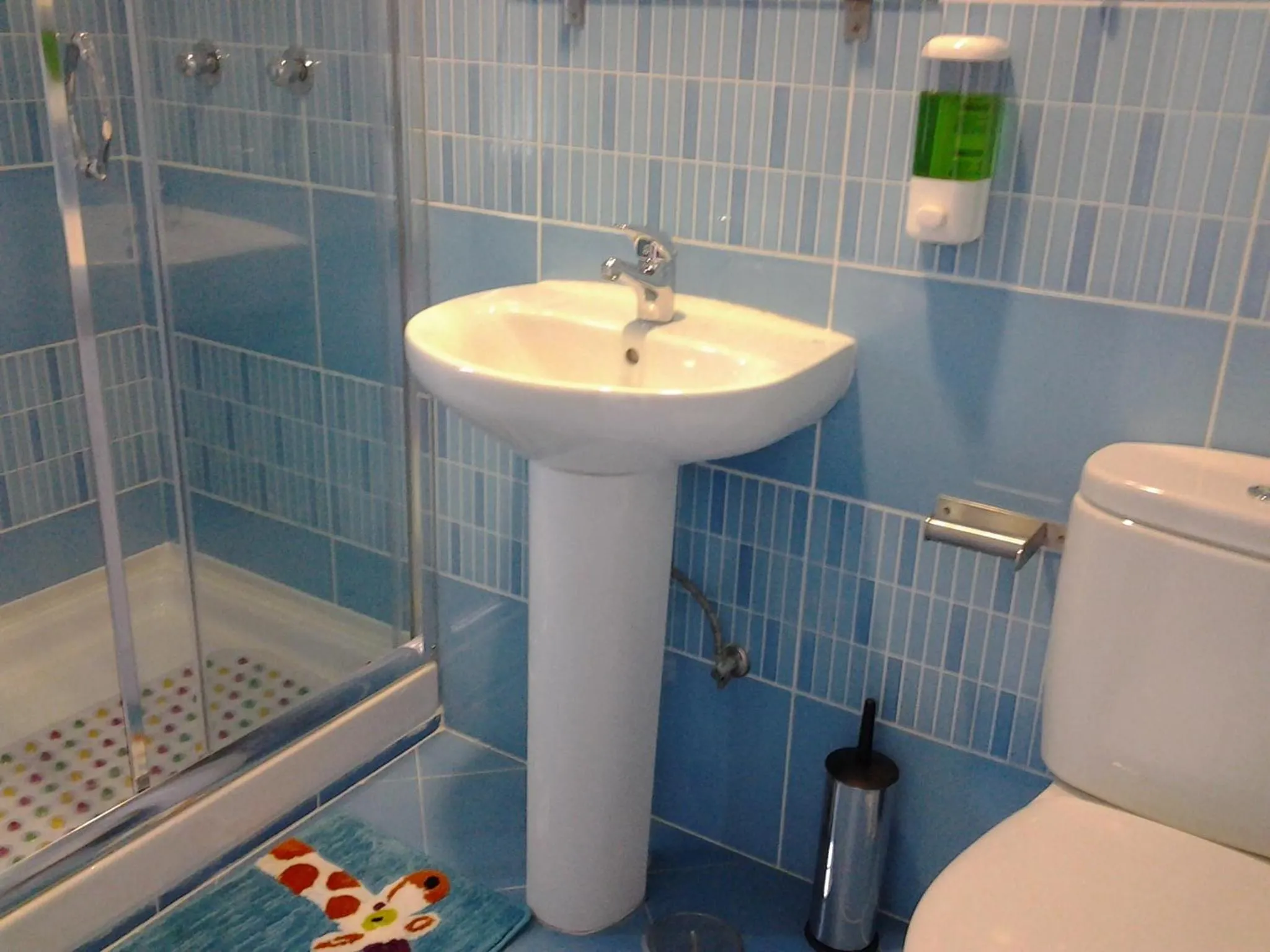Bathroom in Baixa GuestHouse