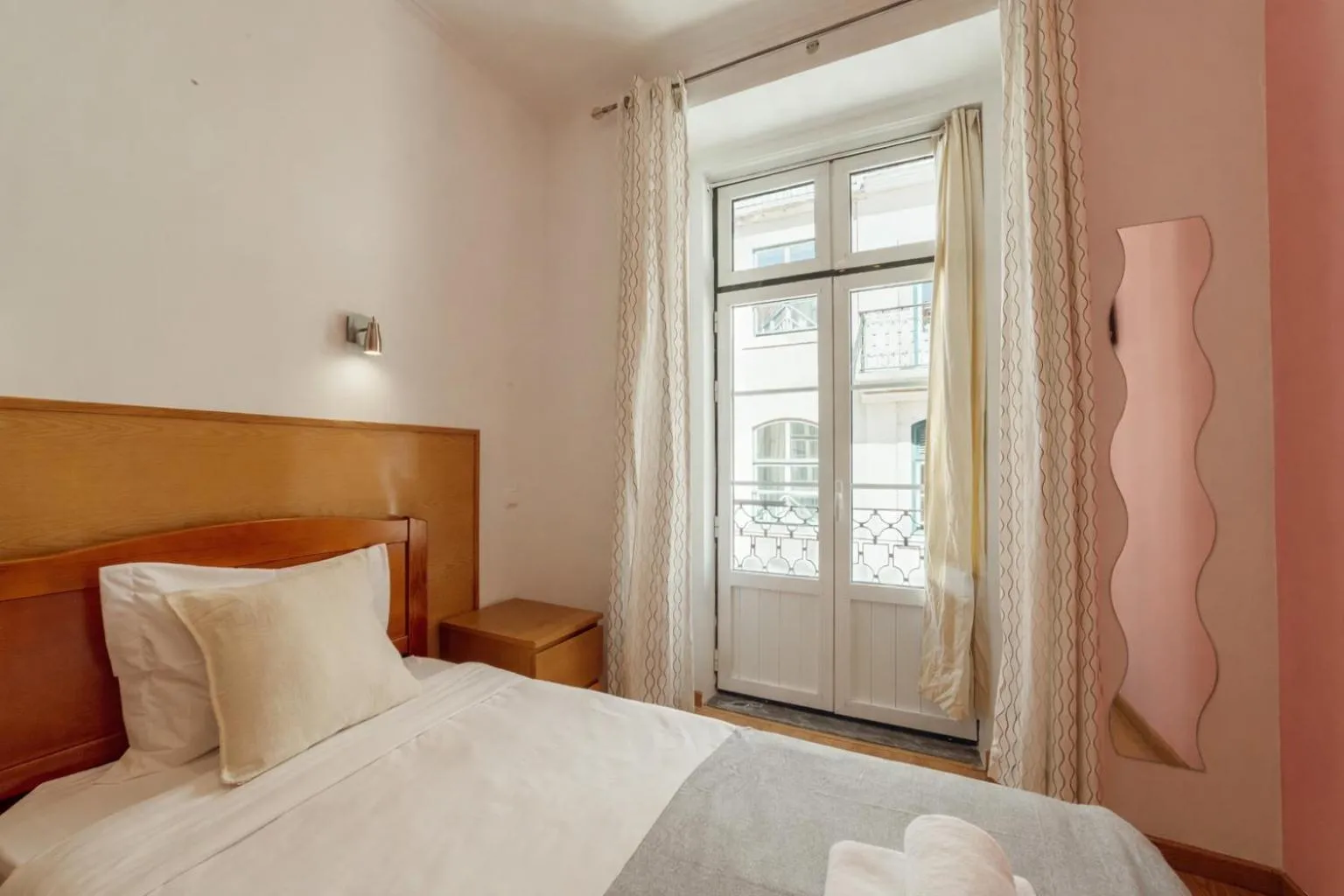 Bed in Baixa GuestHouse