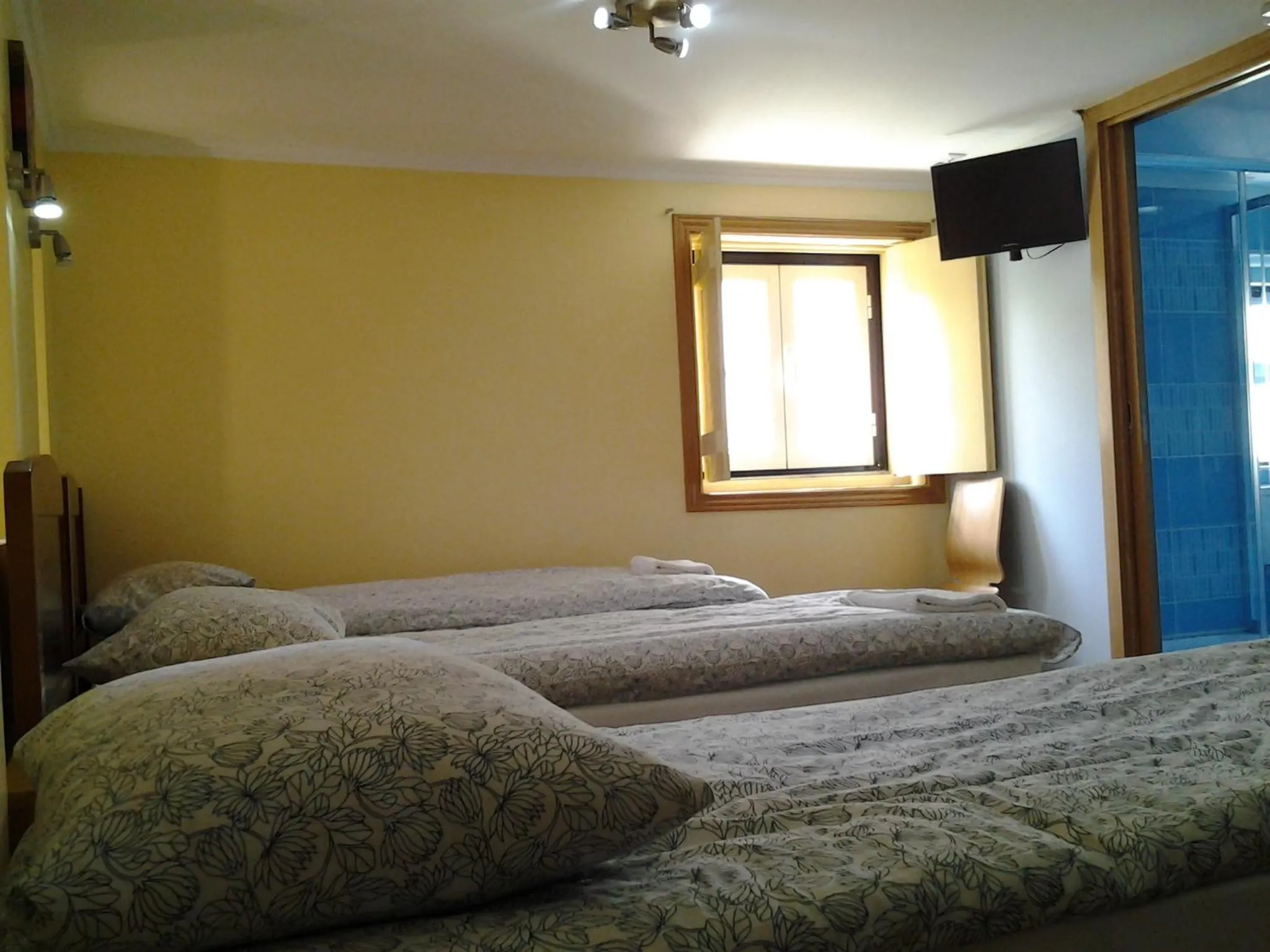 Bedroom, Bed in Baixa GuestHouse