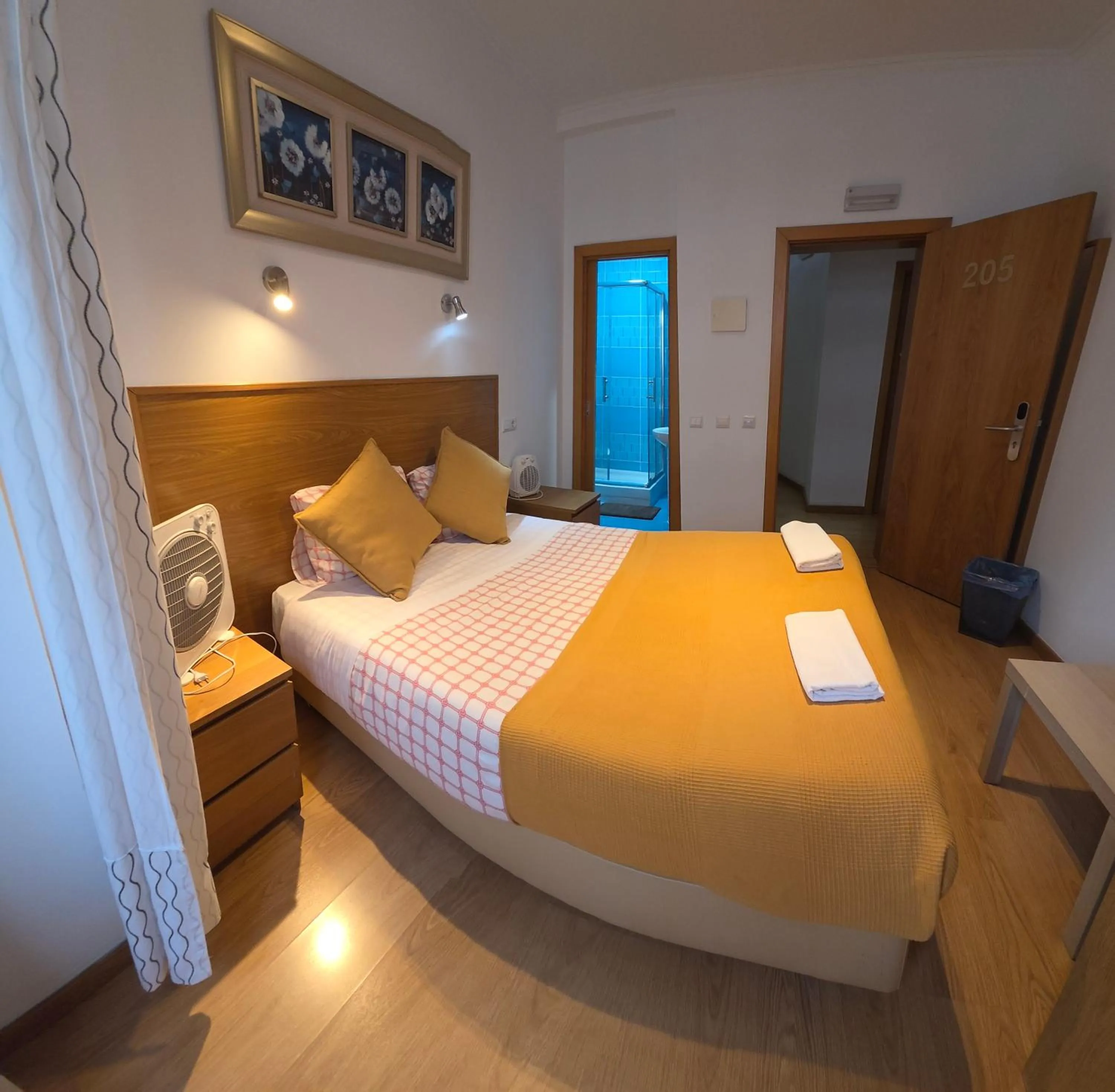 Bed in Baixa GuestHouse