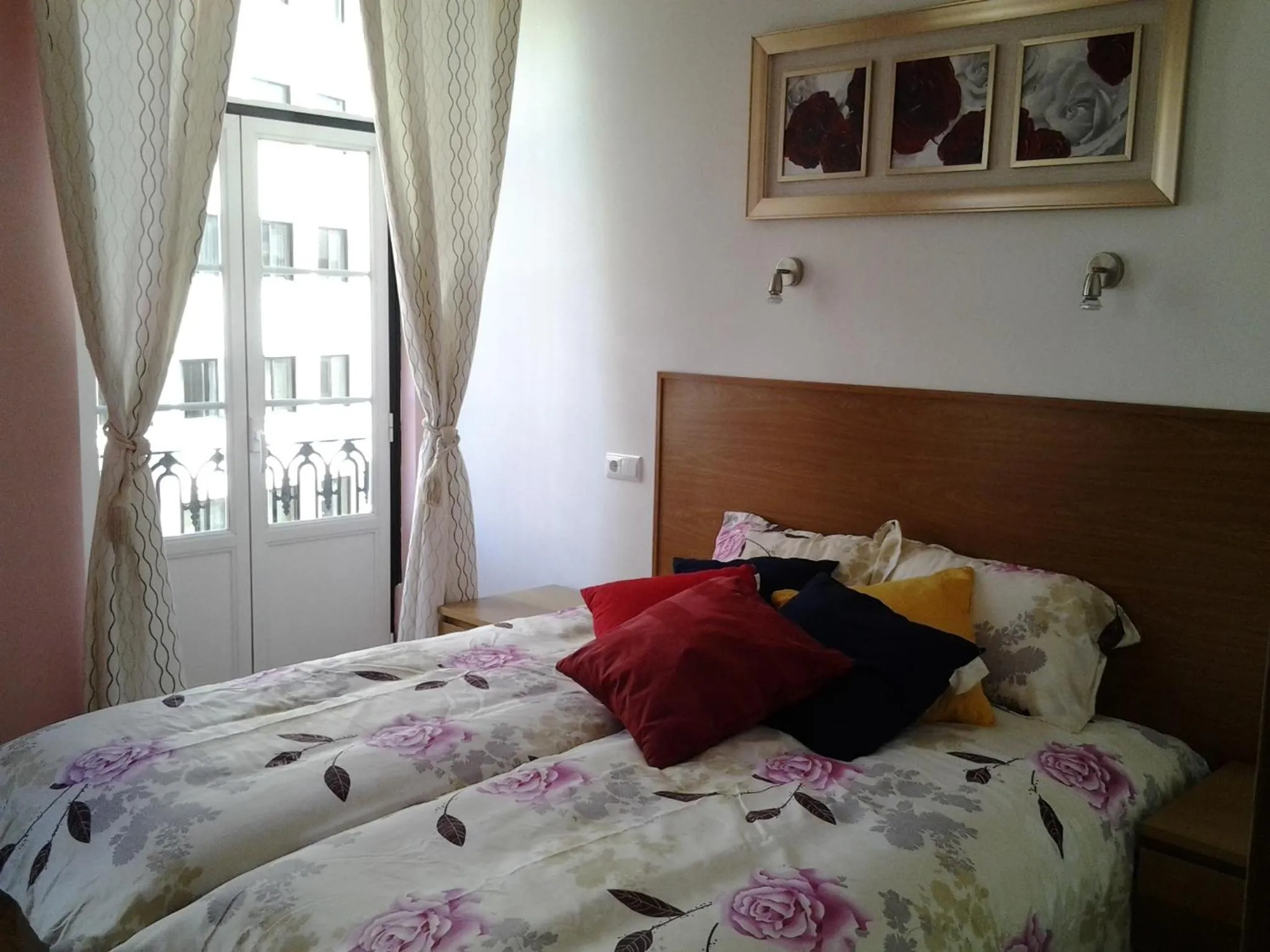 Bedroom, Bed in Baixa GuestHouse