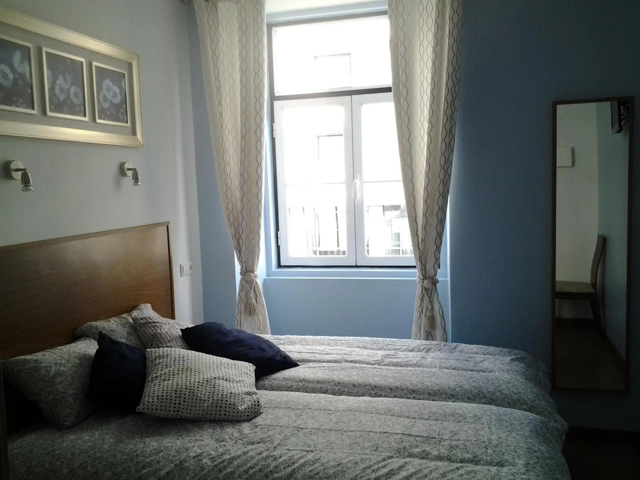 Bedroom, Bed in Baixa GuestHouse