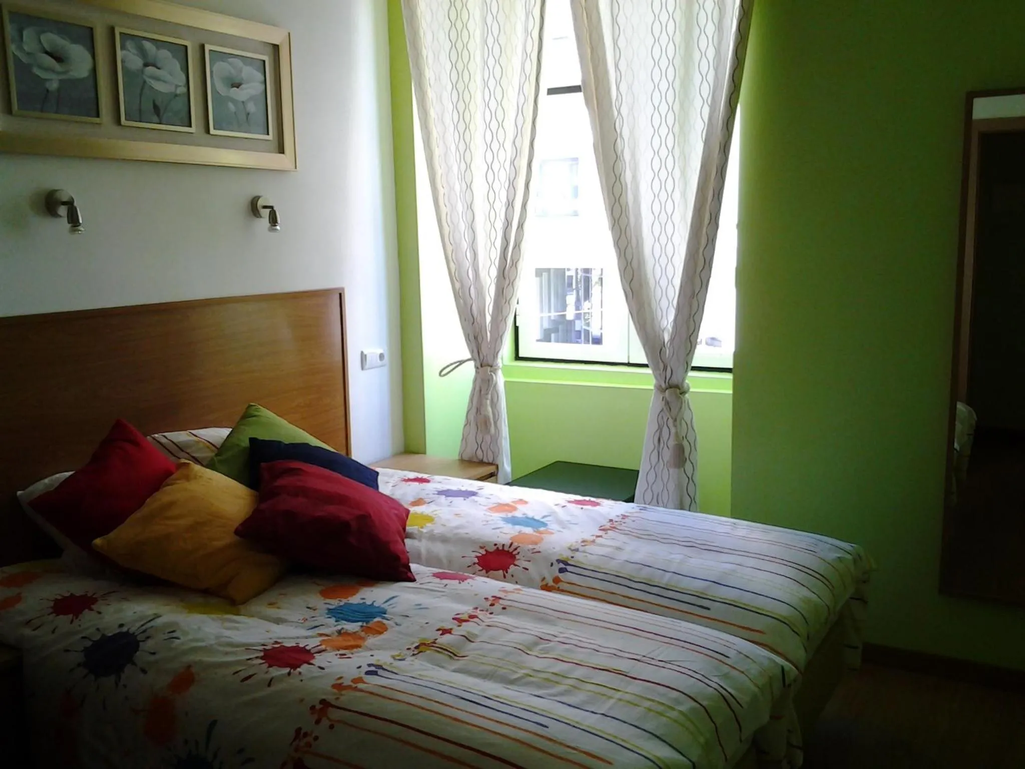 Bedroom, Bed in Baixa GuestHouse