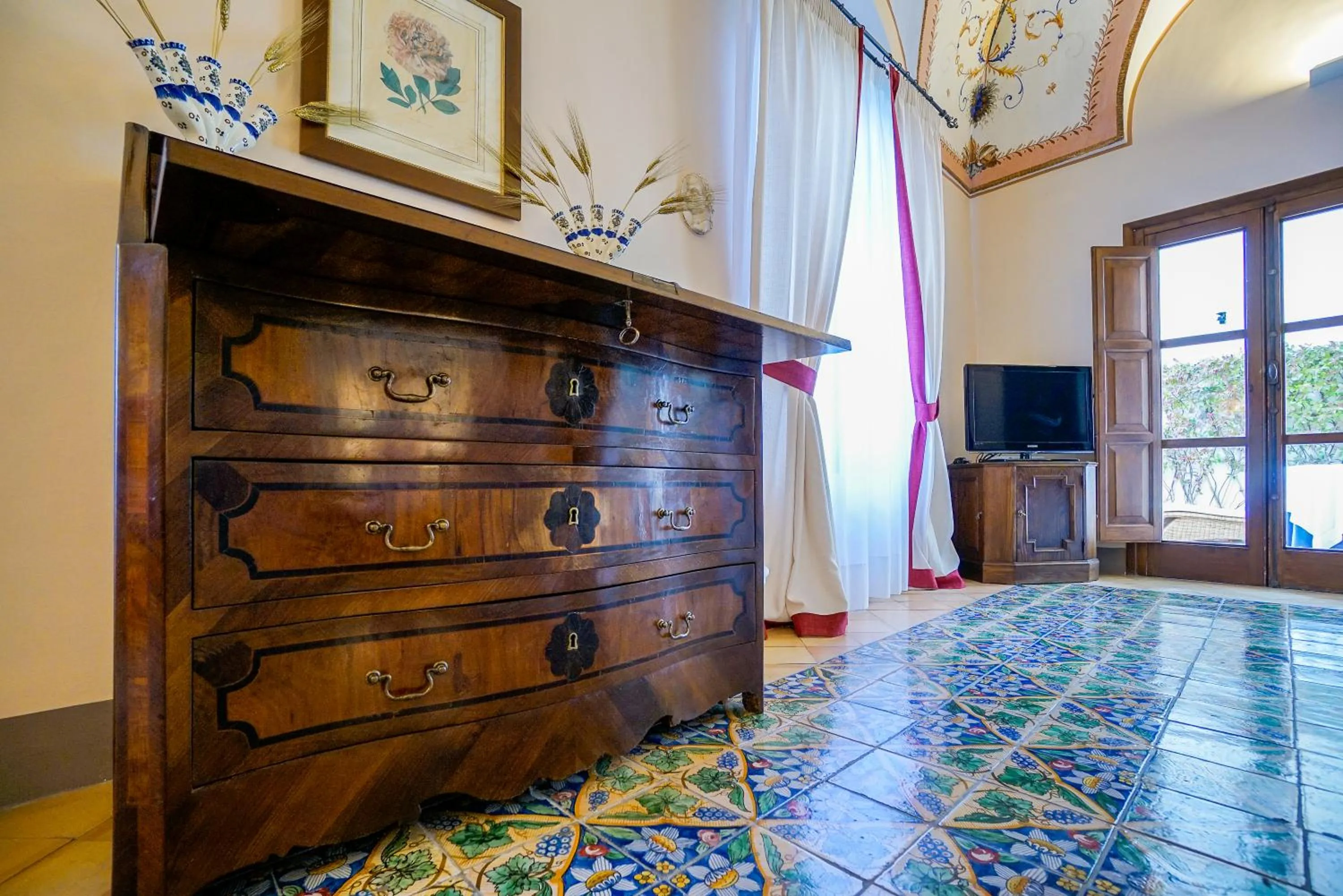 Photo of the whole room in Hotel Villa Cimbrone