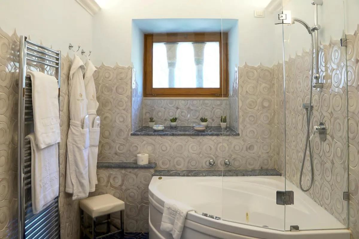 Shower in Hotel Villa Cimbrone