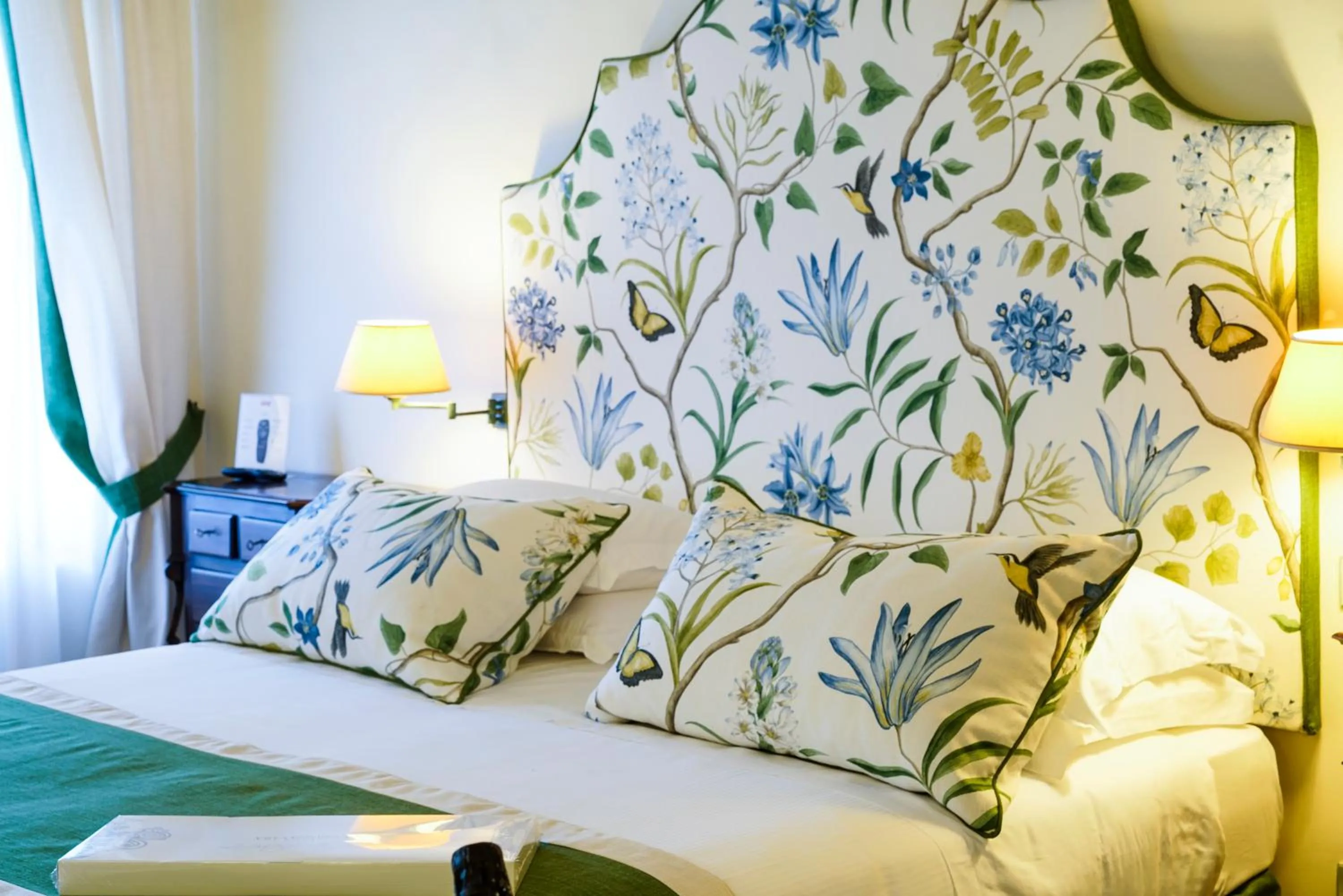 Bed in Hotel Villa Cimbrone