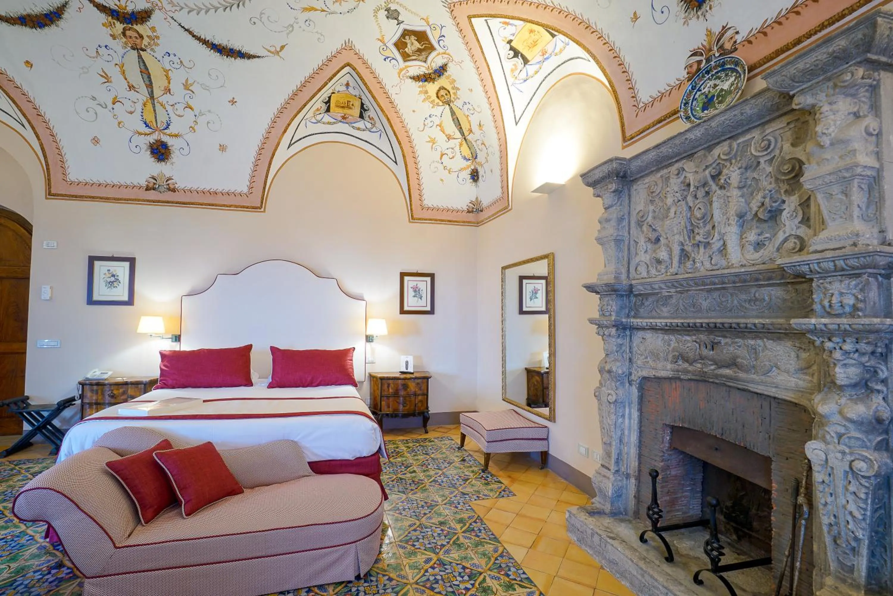 Bed in Hotel Villa Cimbrone