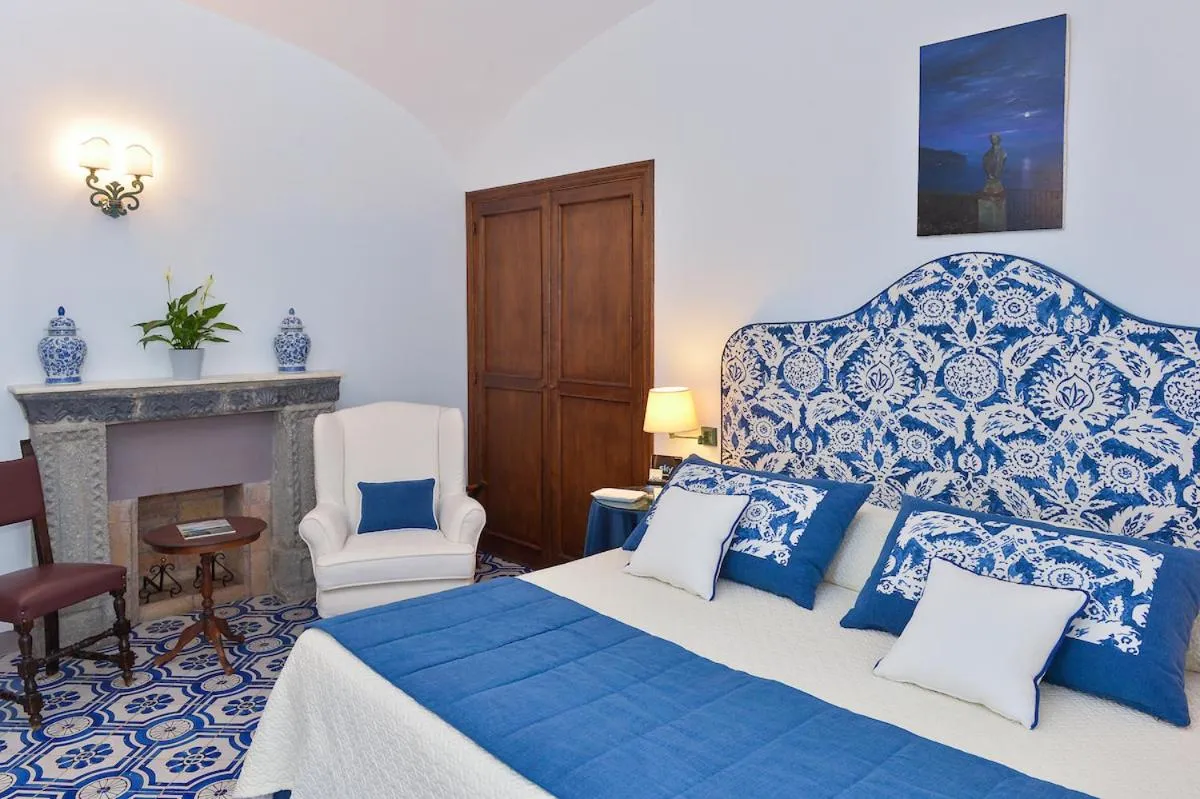 Bedroom, Bed in Hotel Villa Cimbrone