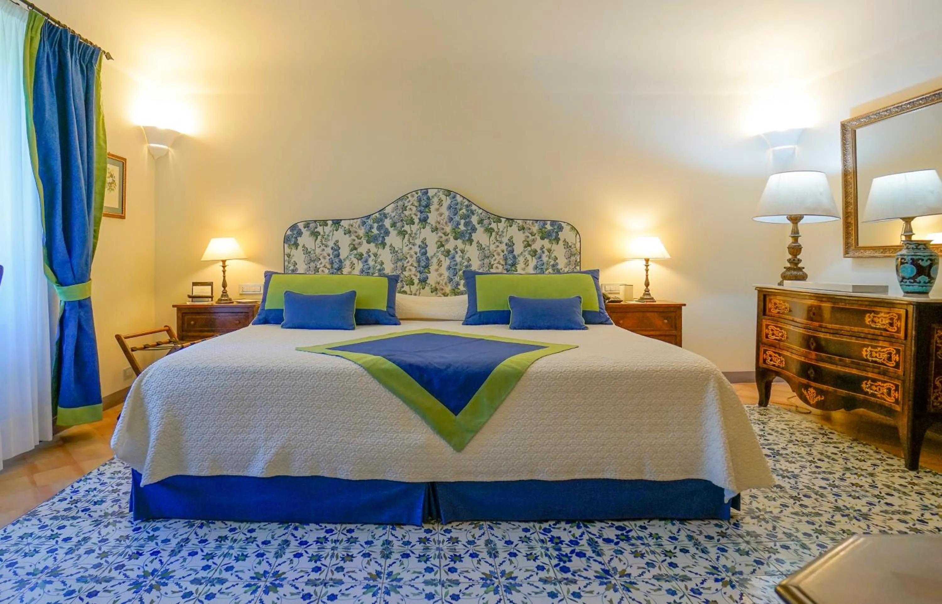 Bed in Hotel Villa Cimbrone