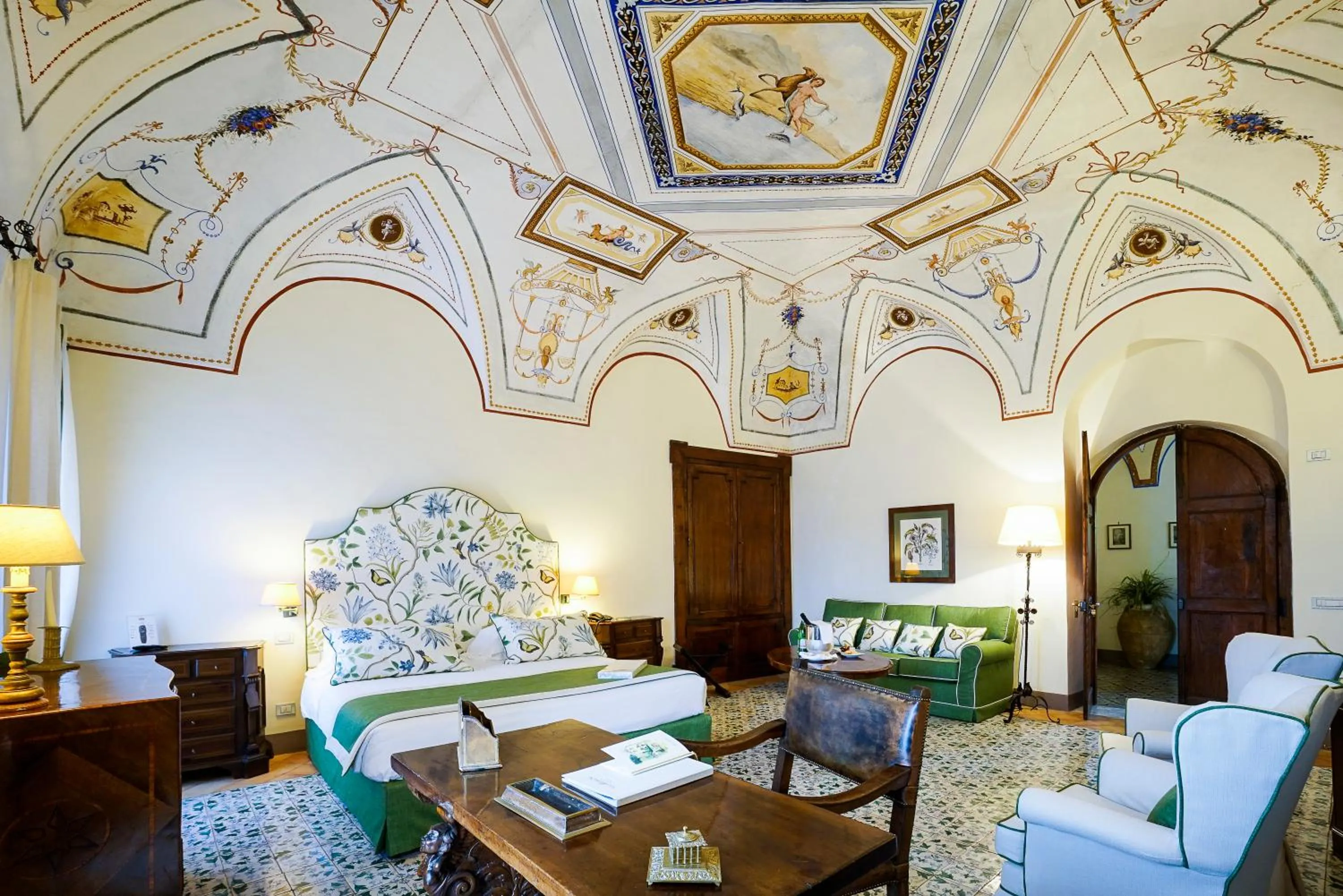 Photo of the whole room in Hotel Villa Cimbrone