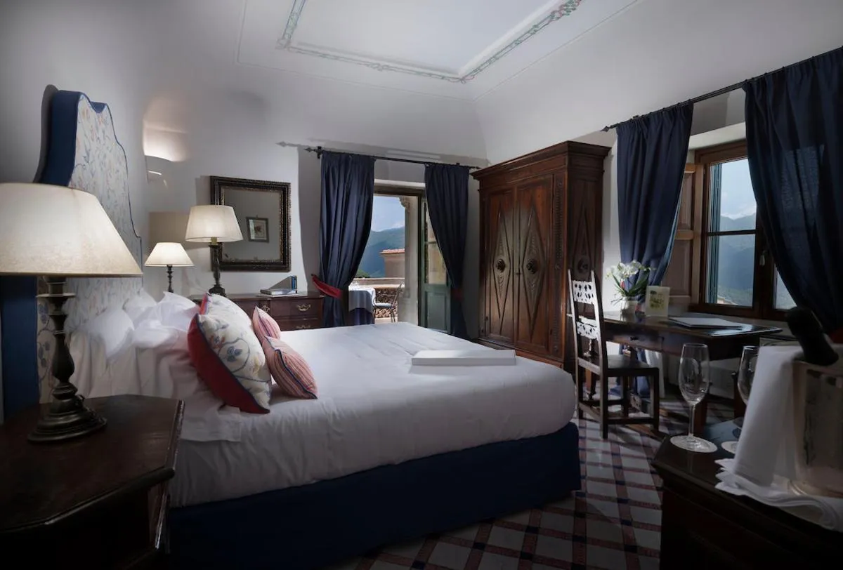 Photo of the whole room, Bed in Hotel Villa Cimbrone