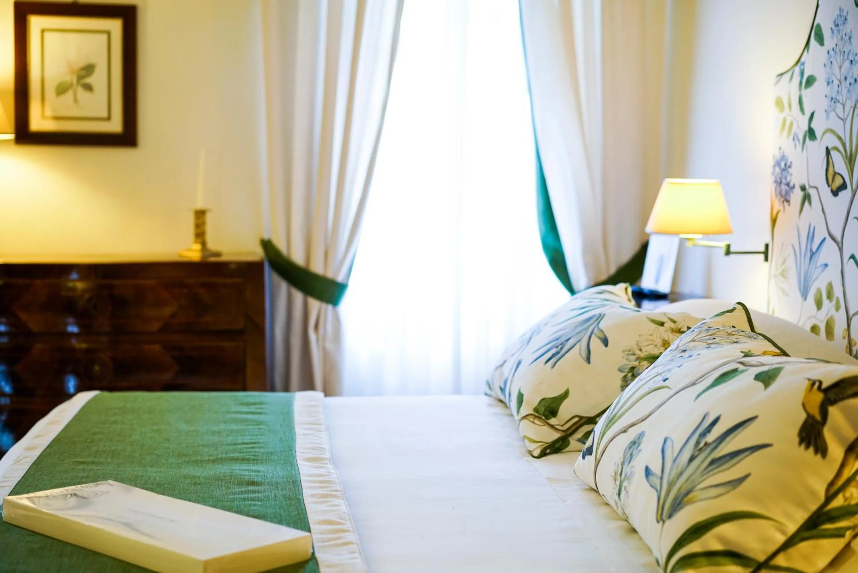 Bed in Hotel Villa Cimbrone