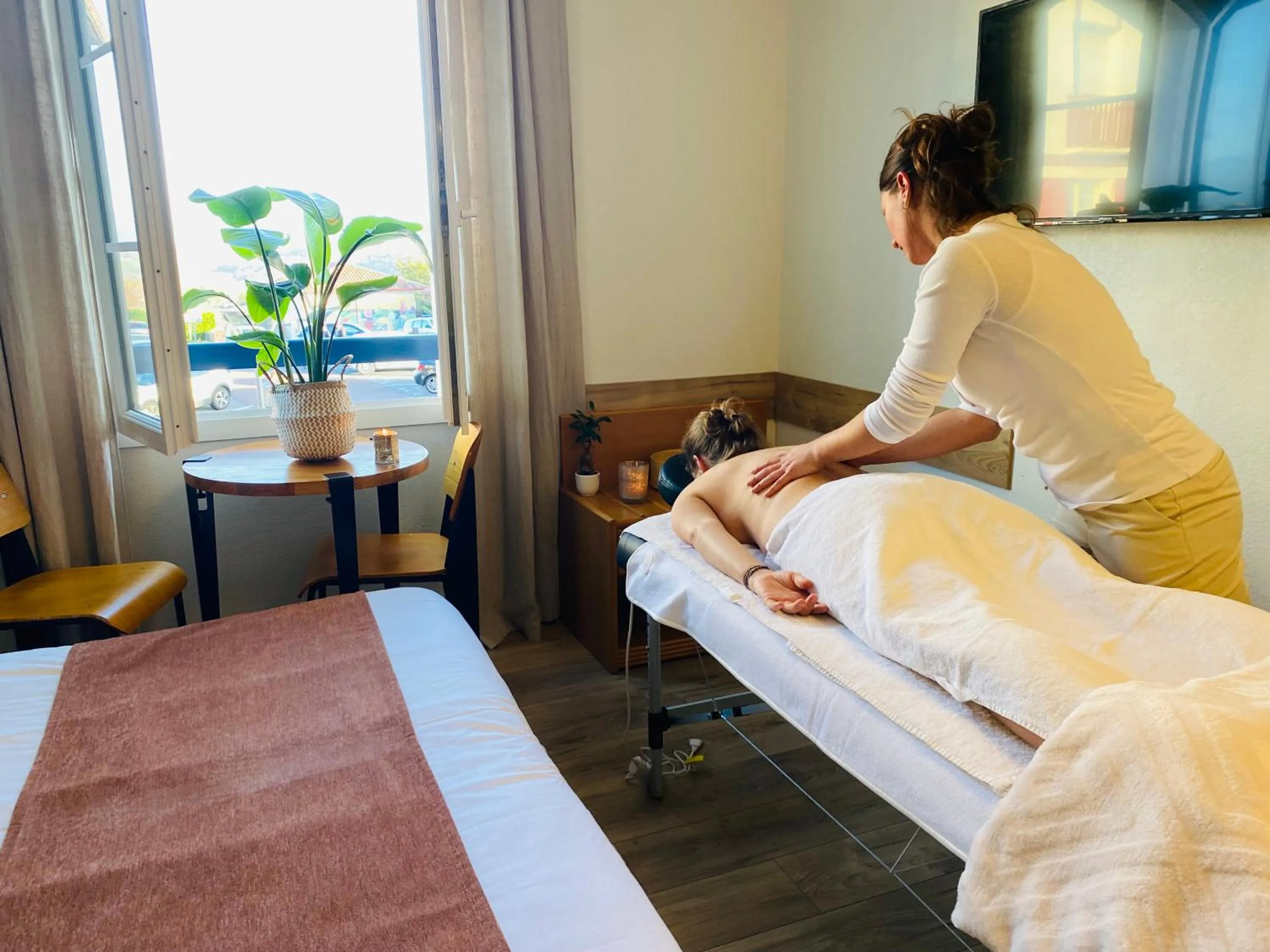 Massage, Bed in Hôtel & Appart-hôtel Olatua