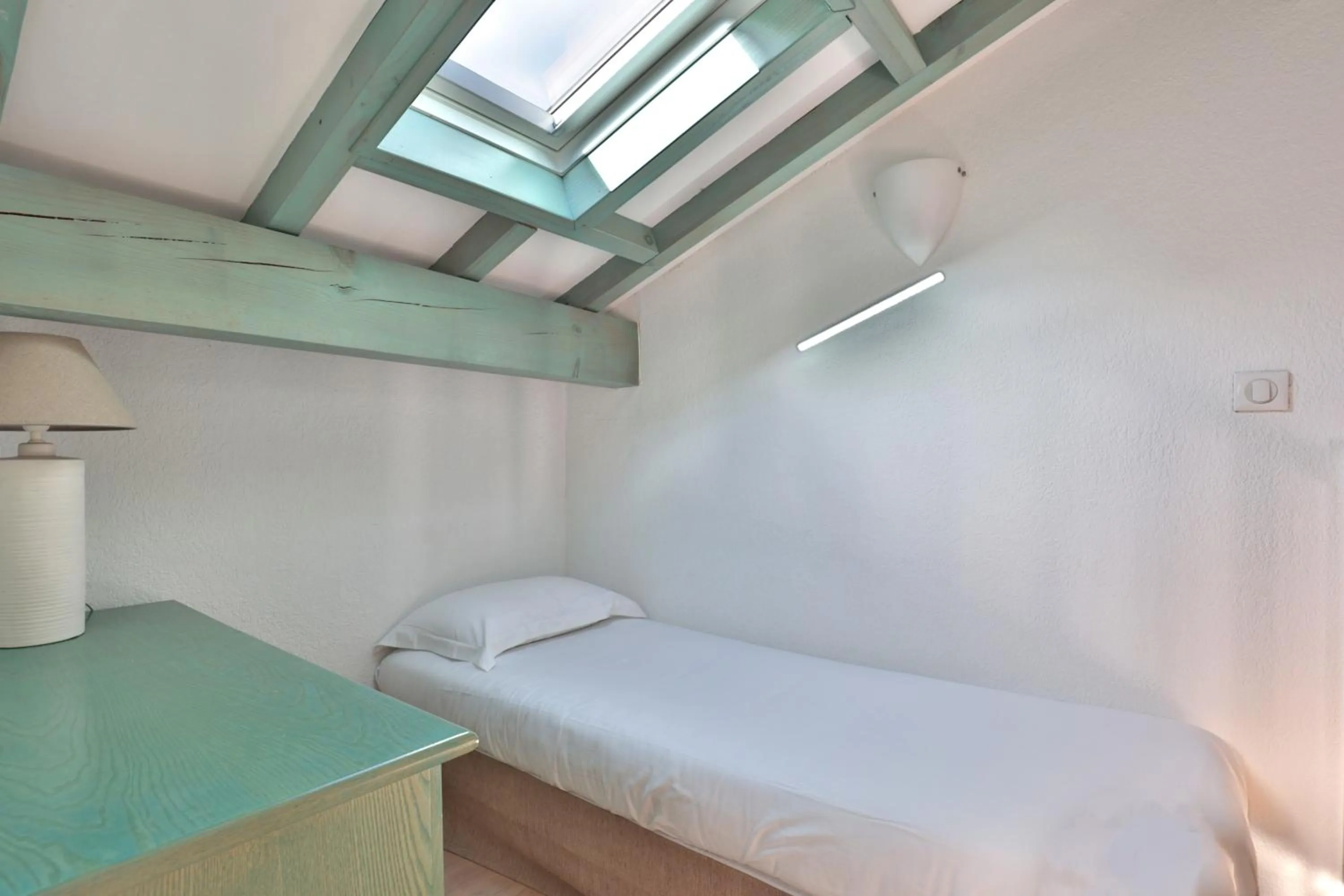 Bed in Hôtel & Appart-hôtel Olatua