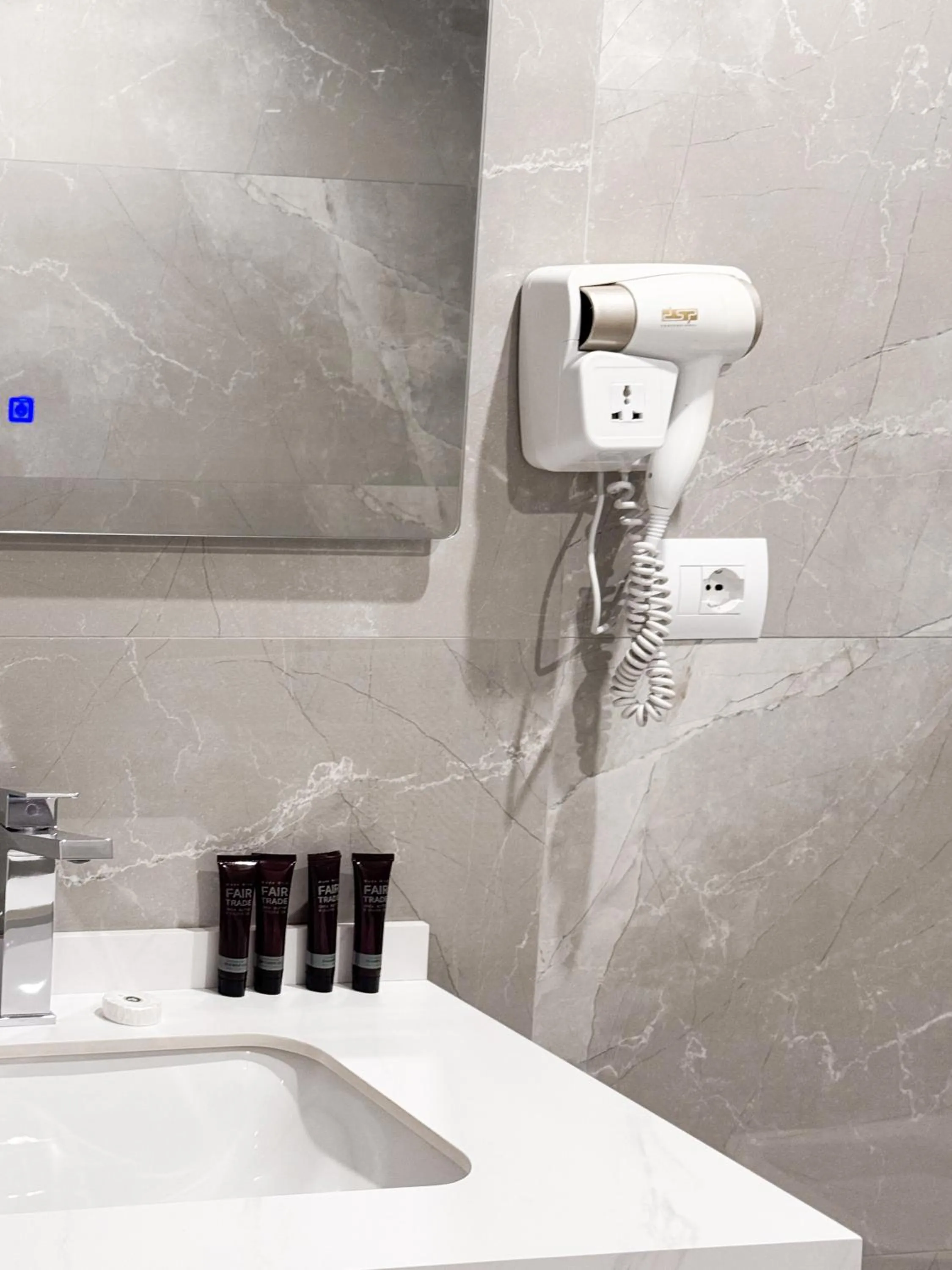Bathroom in New Heaven Hotel