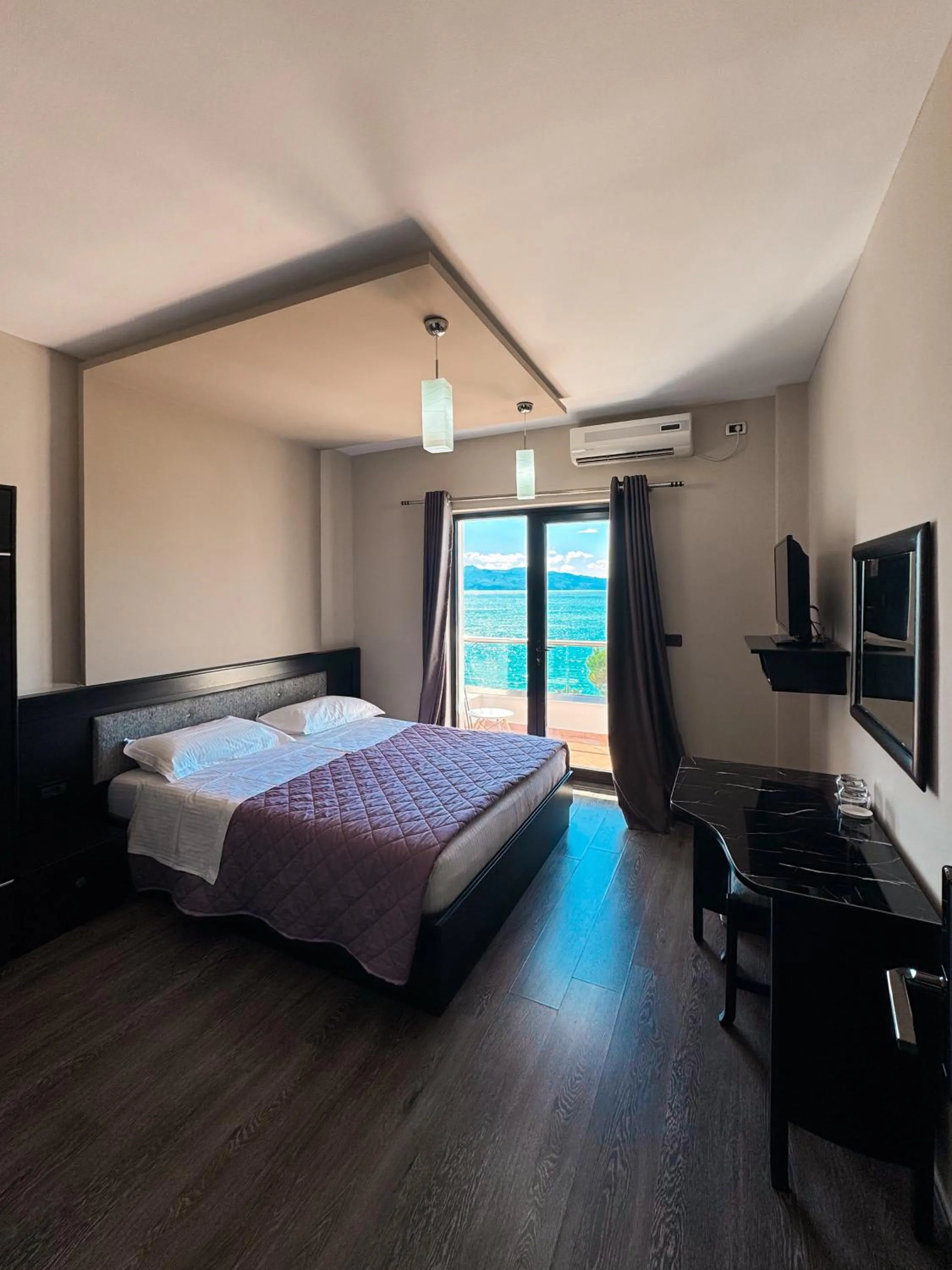Bedroom, Bed in New Heaven Hotel