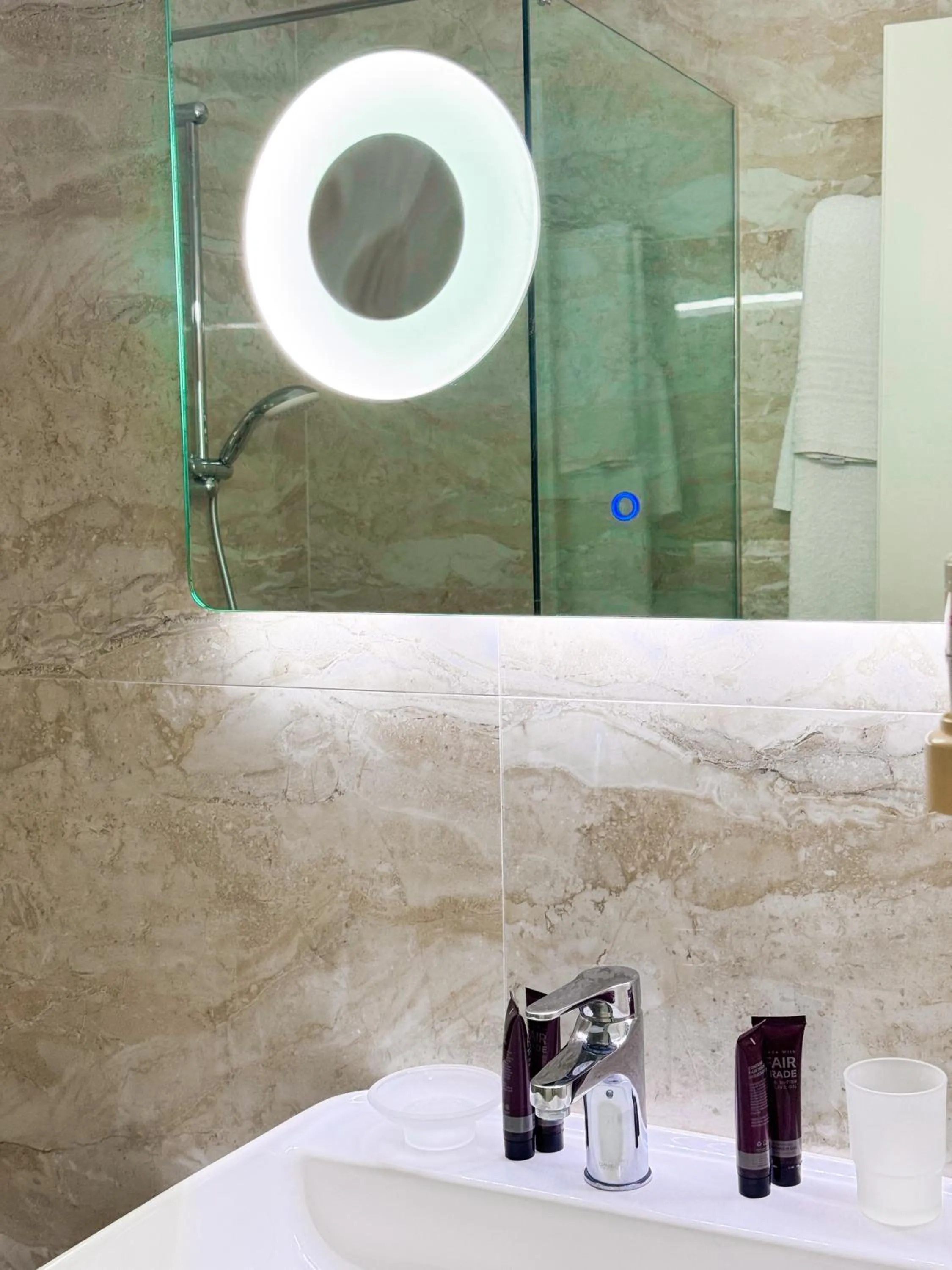Bathroom in New Heaven Hotel