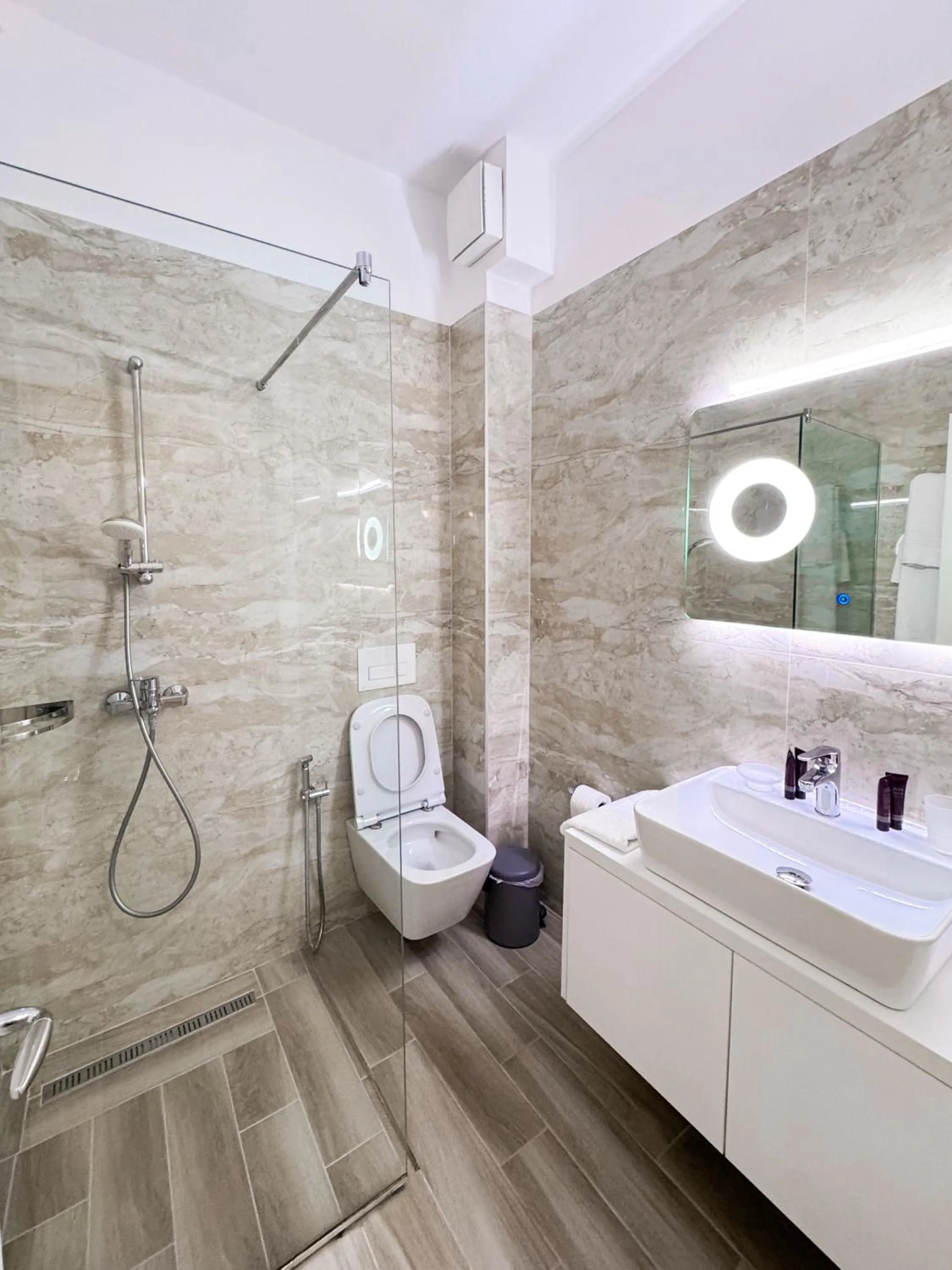 Bathroom in New Heaven Hotel