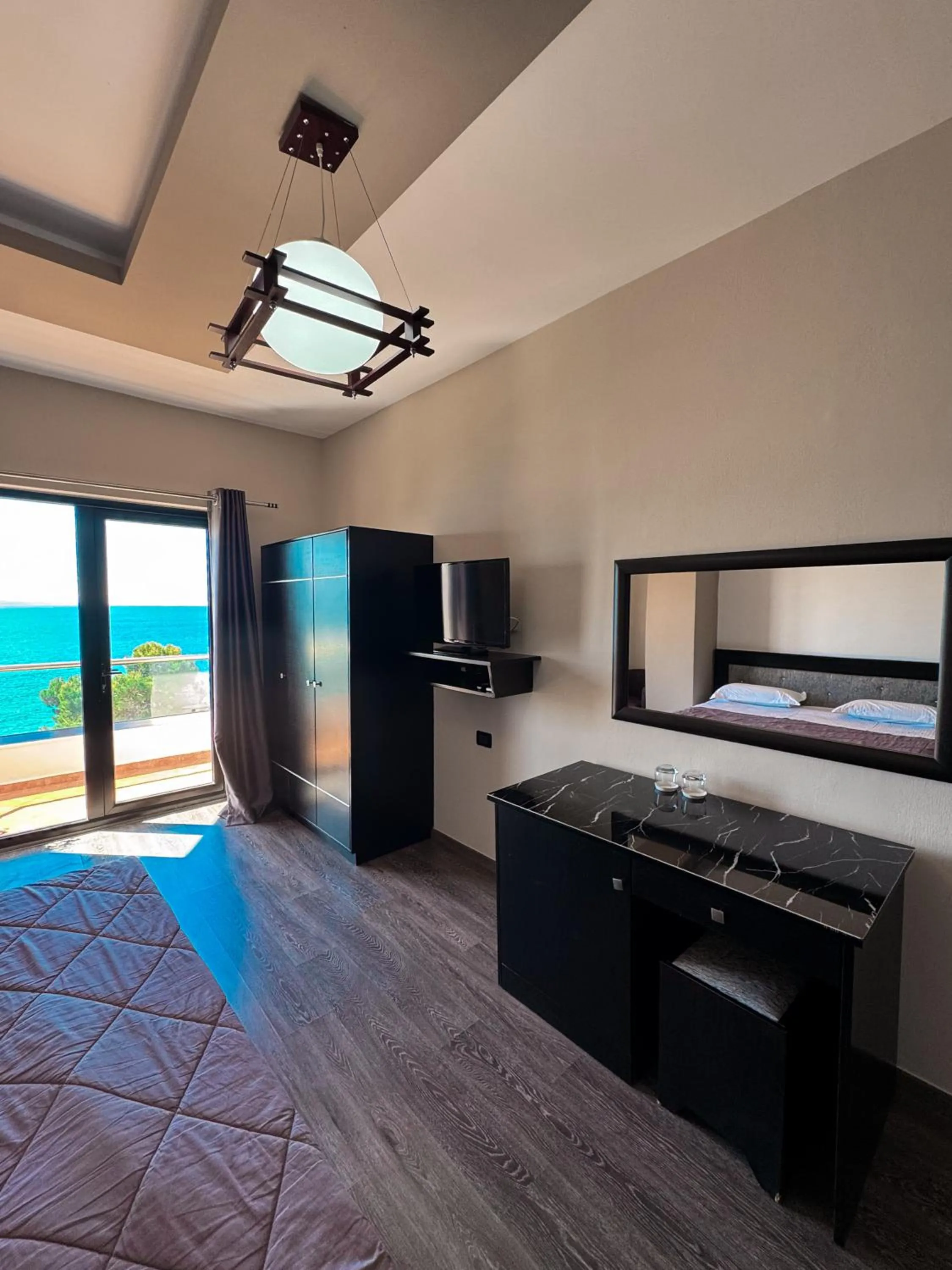 Sea view, Bed in New Heaven Hotel