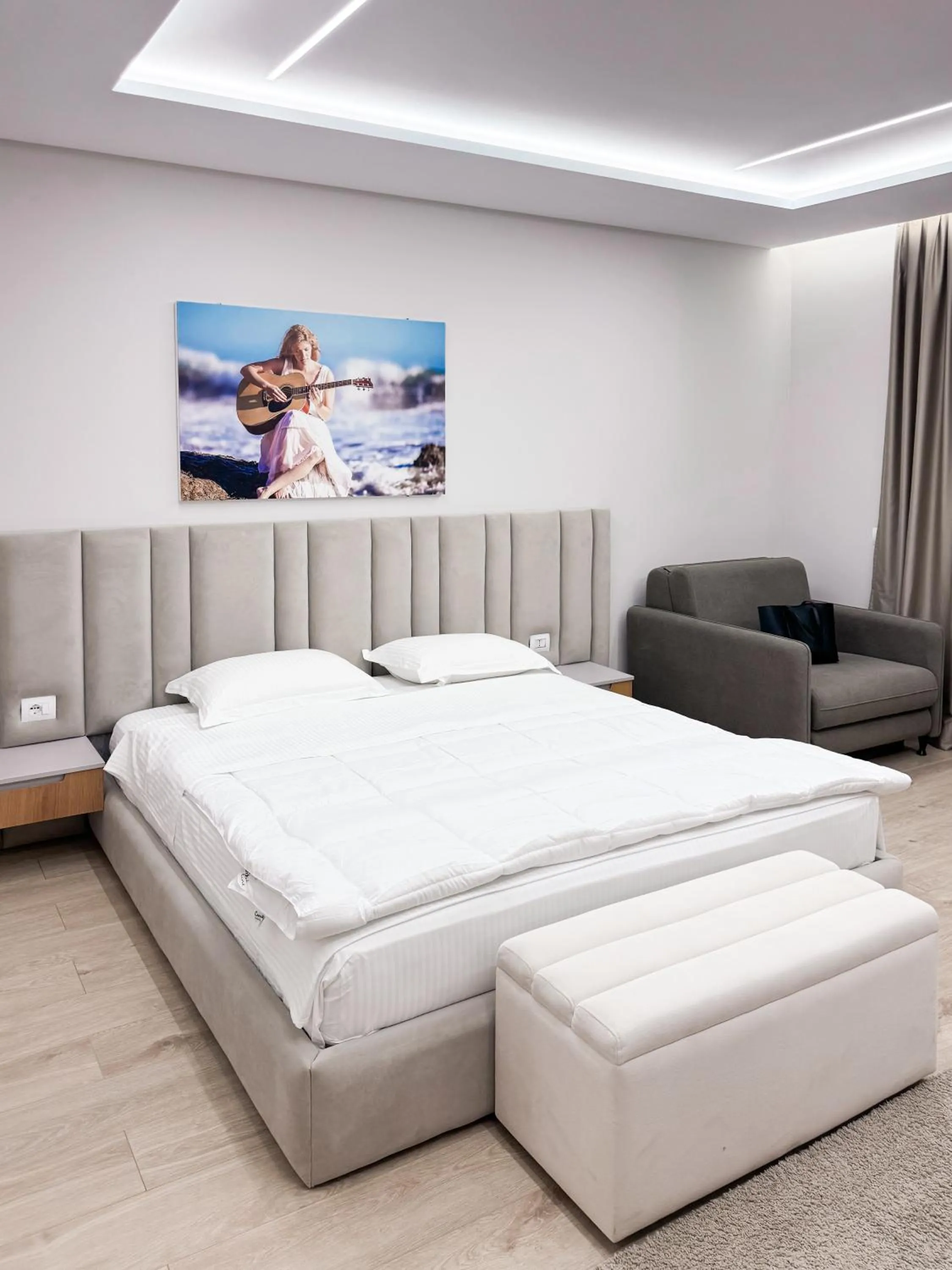 Bedroom, Bed in New Heaven Hotel