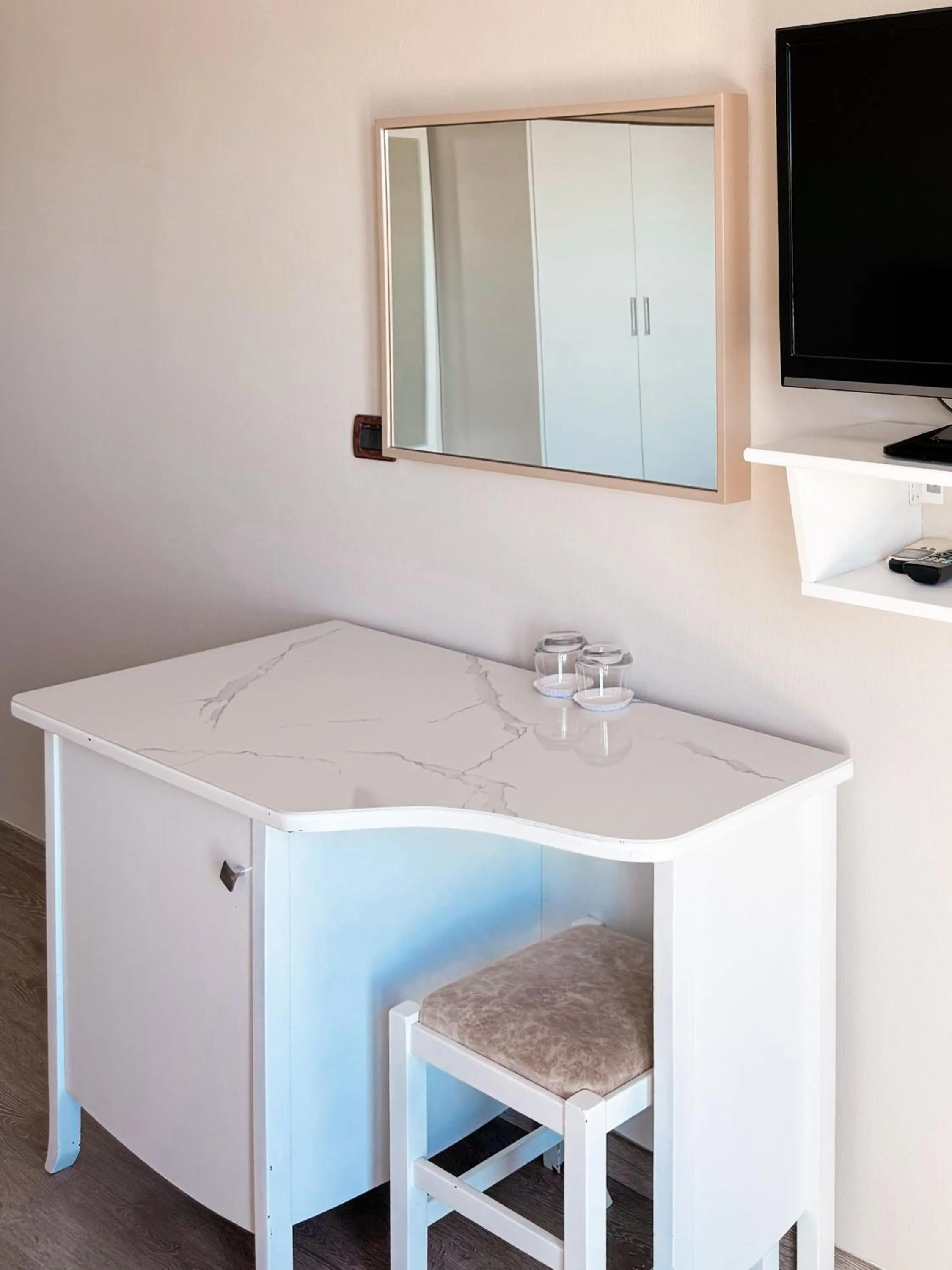 TV and multimedia in New Heaven Hotel